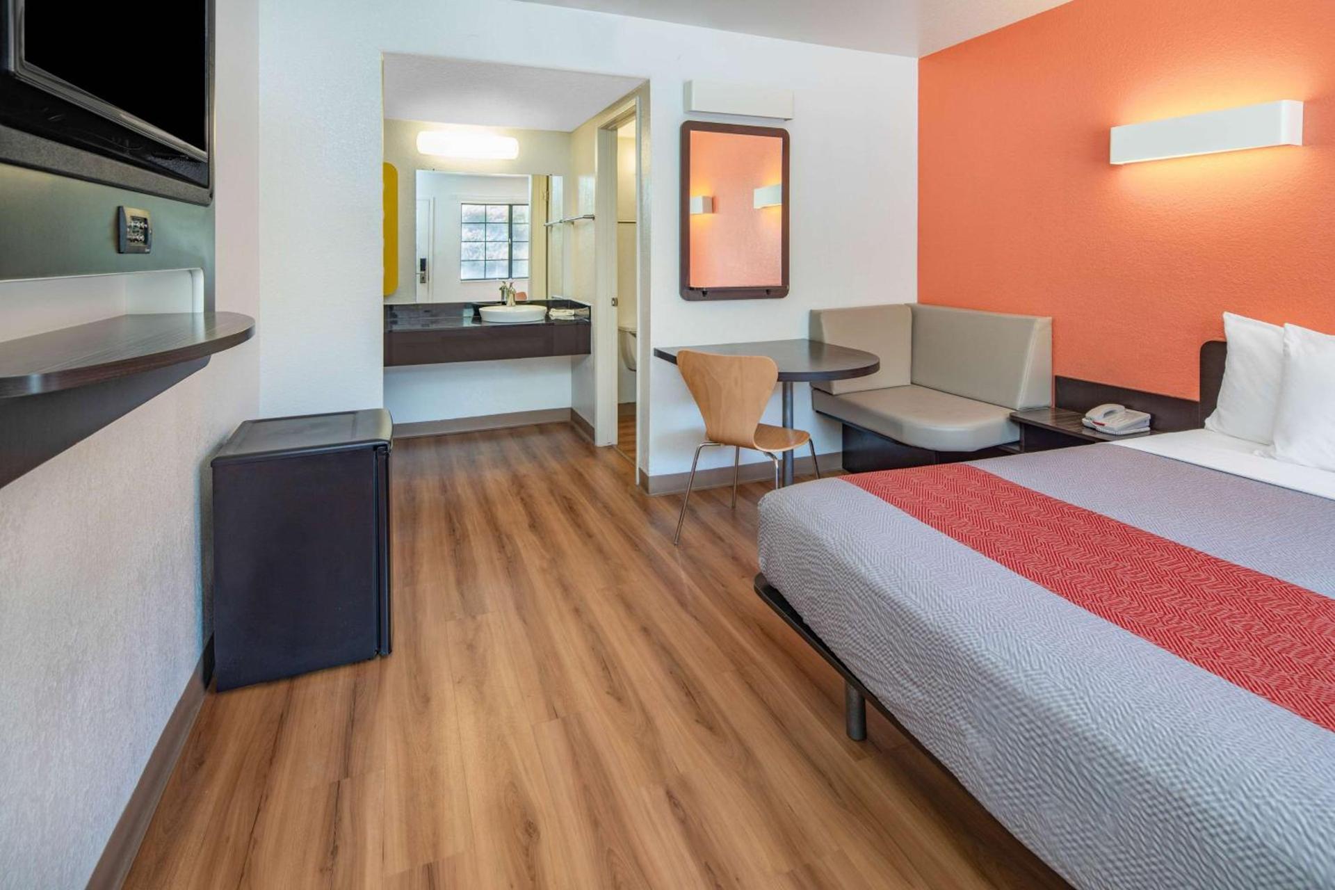 Motel 6-Thousand Oaks, CA photo 8