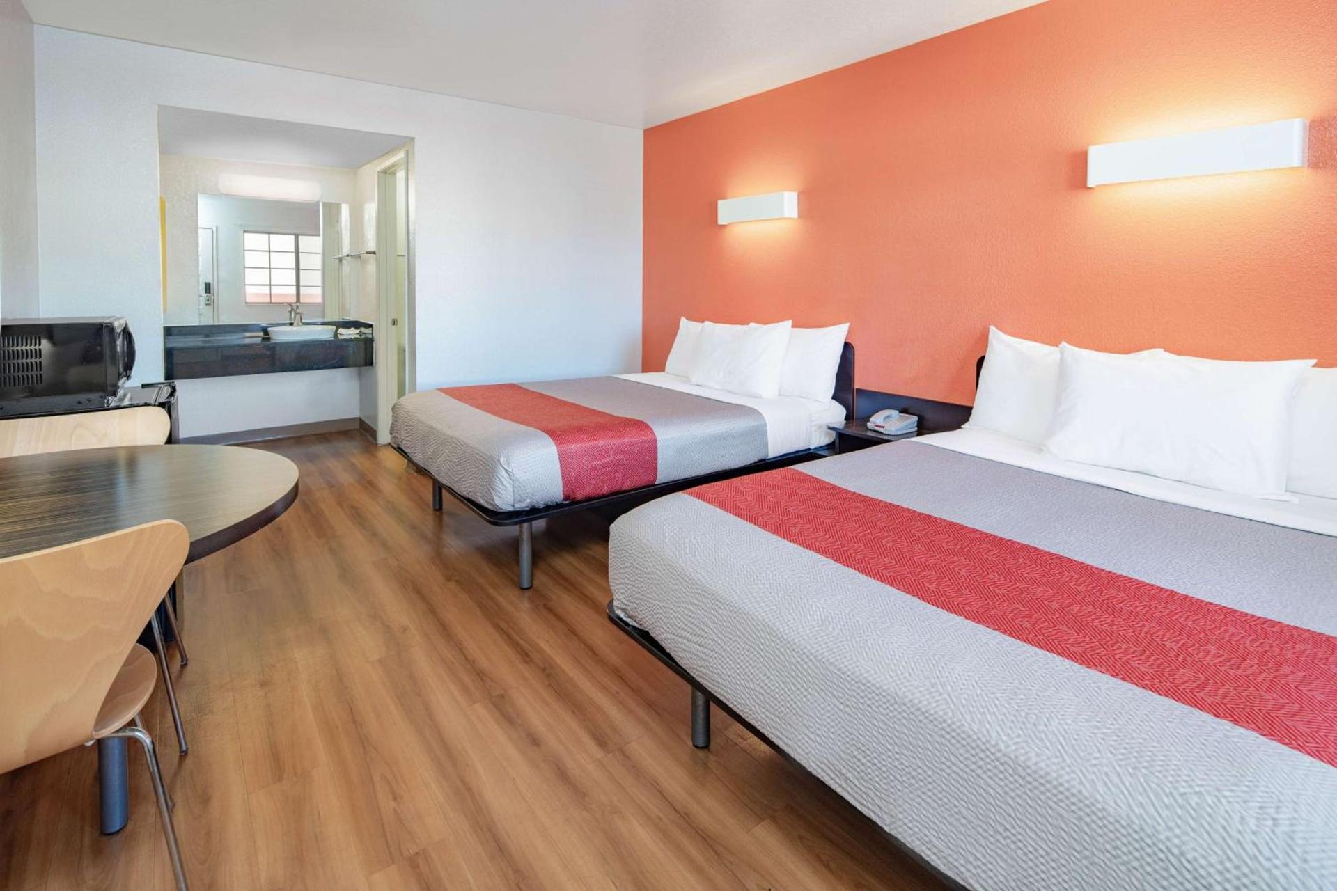 Motel 6-Thousand Oaks, CA photo 13