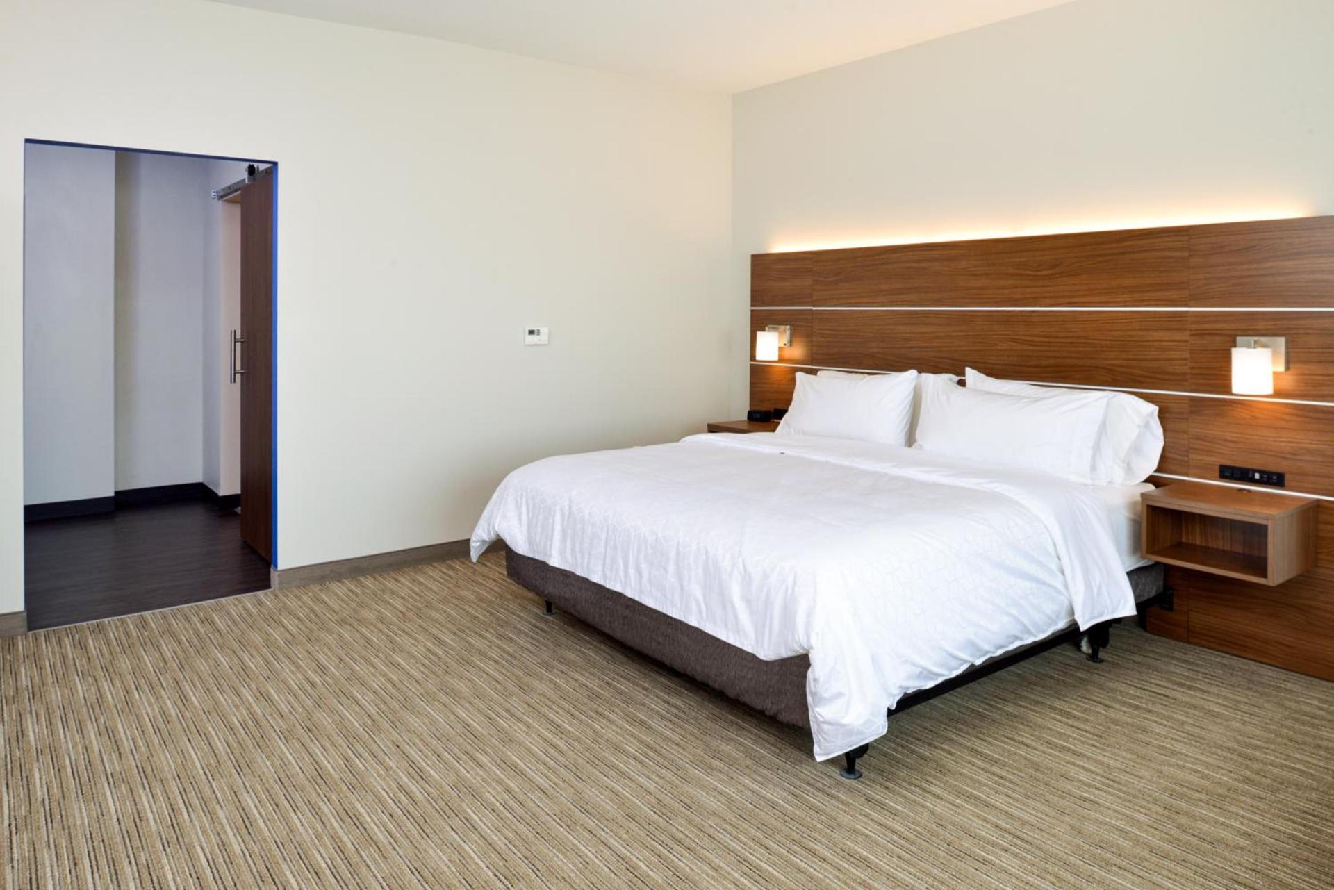 Holiday Inn Express & Suites - Elko by IHG photo 6