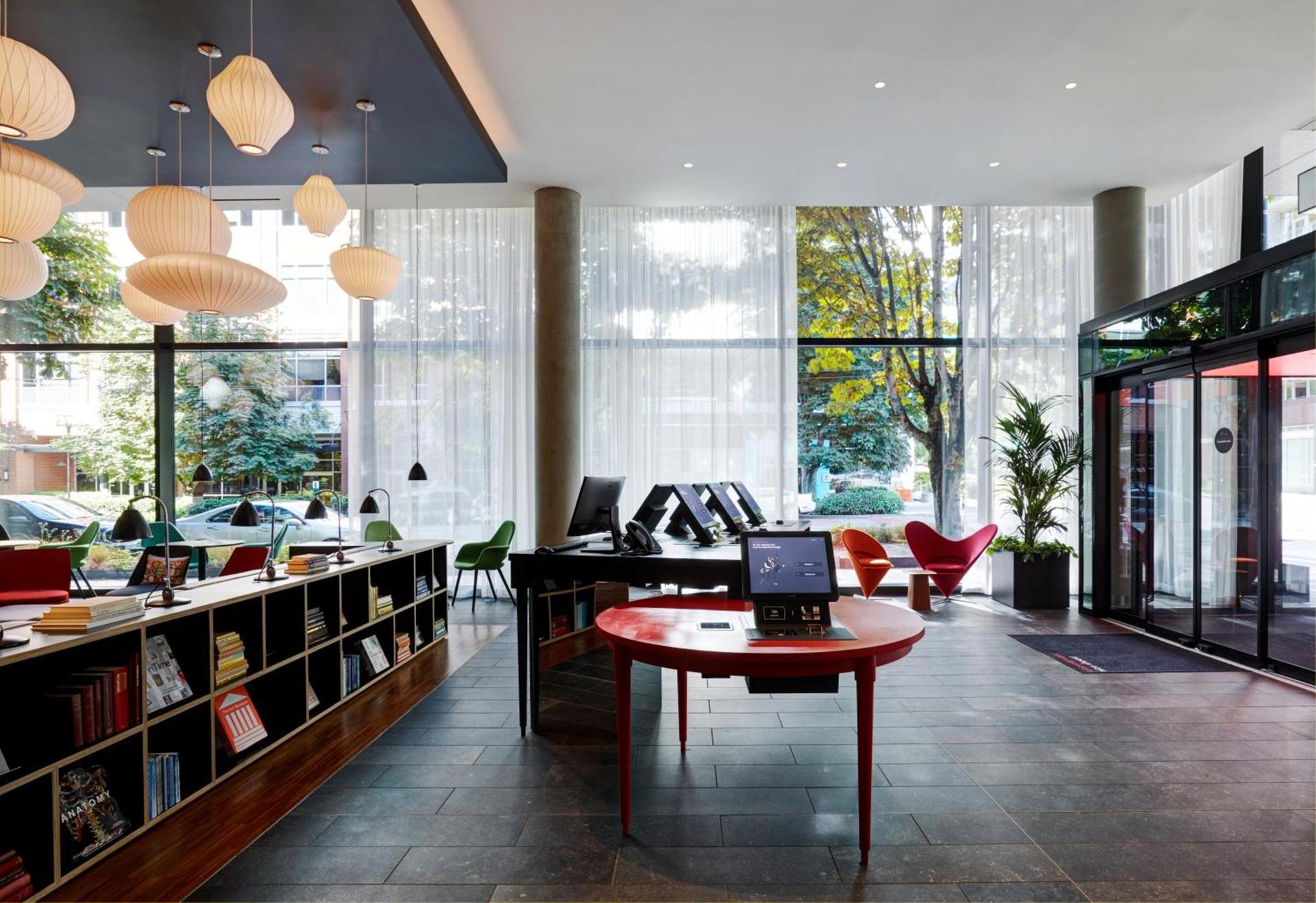 citizenM Seattle South Lake photo 13