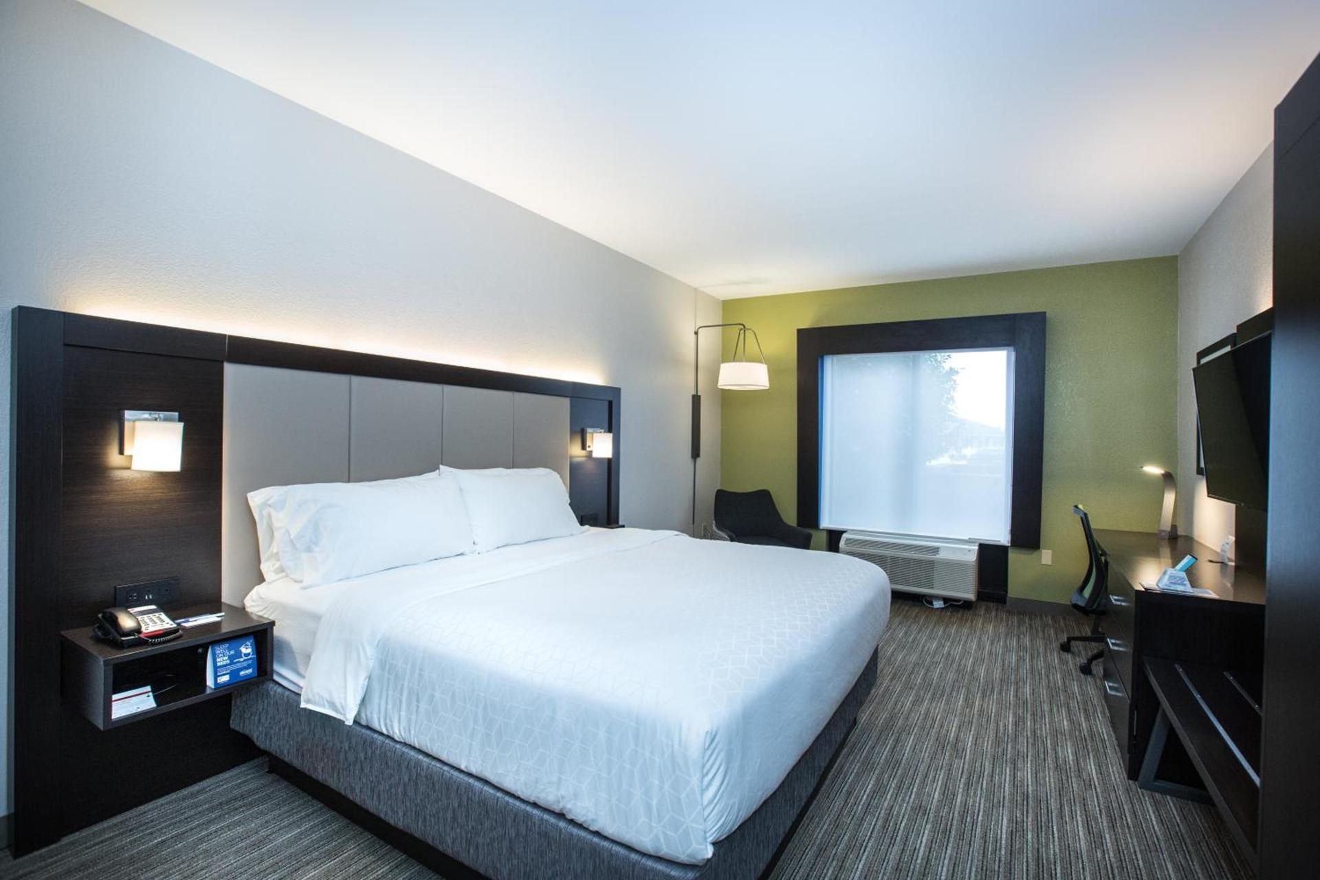 Holiday Inn Express & Suites Tupelo by IHG photo 25