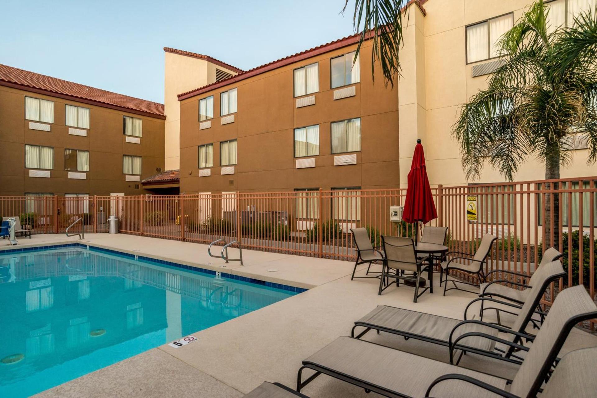 Red Roof Inn Phoenix North - I-17 at Bell Rd photo 14