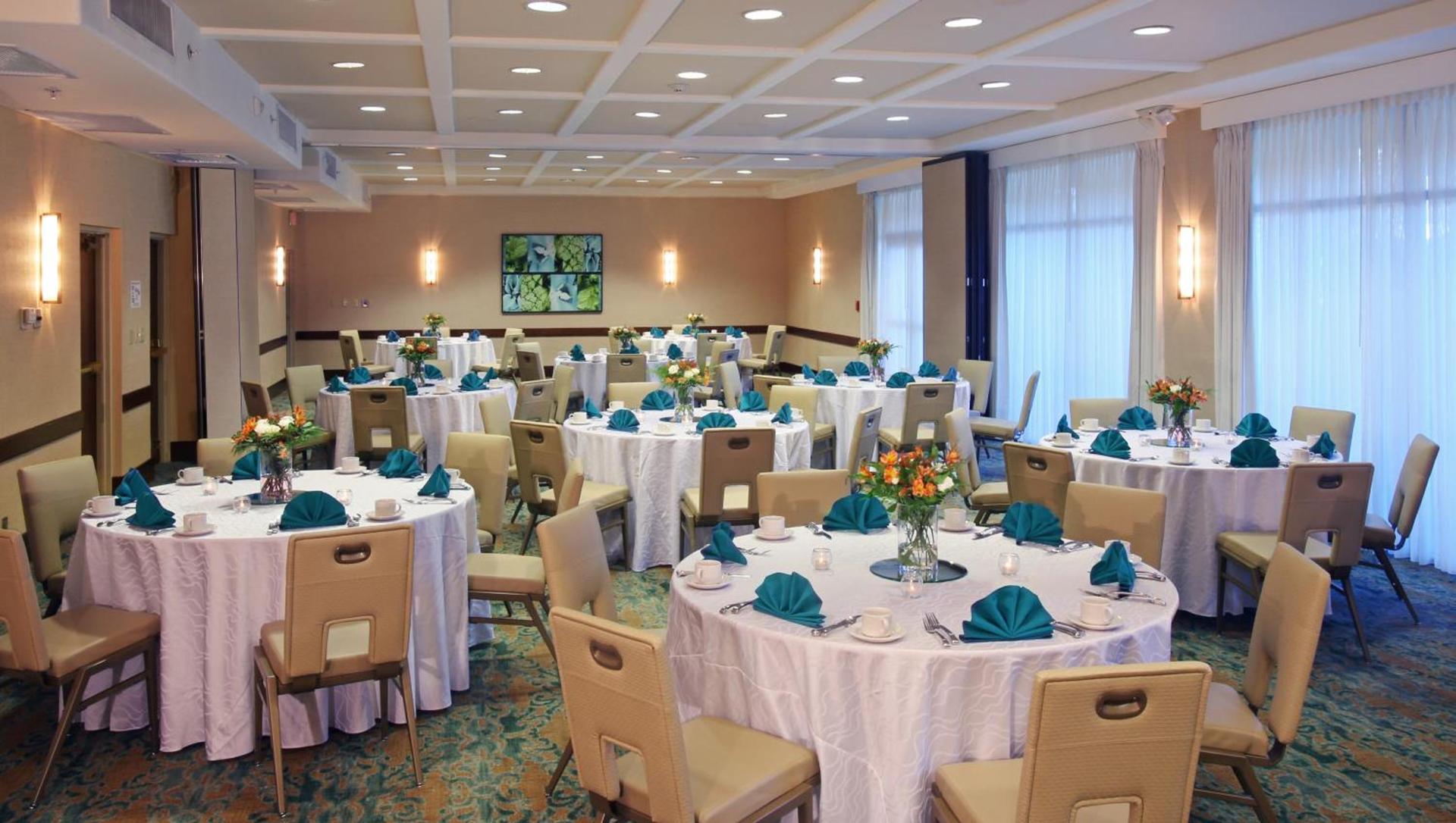 DoubleTree by Hilton San Diego Bayside photo 16