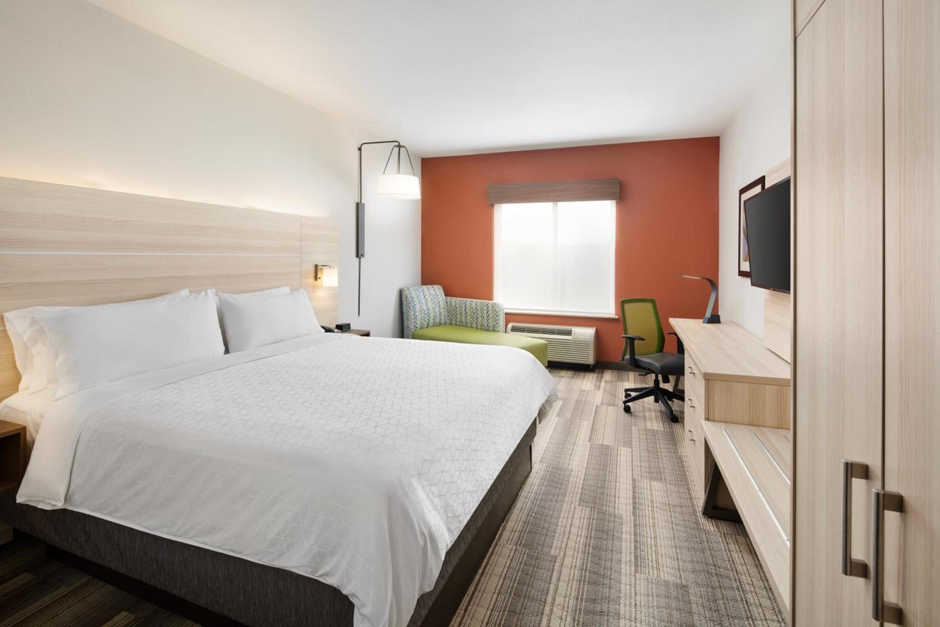 Holiday Inn Express Hotel & Suites Salem by IHG photo 28