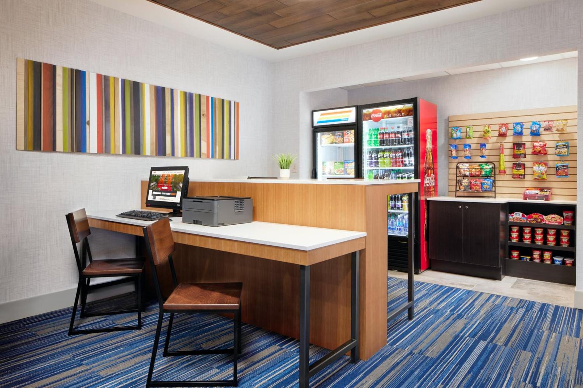 Holiday Inn Express Hotel & Suites Salem by IHG photo 31