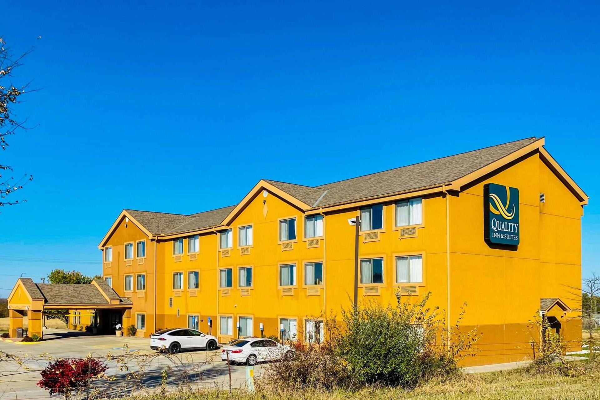 Quality Inn & Suites Bethany photo 1