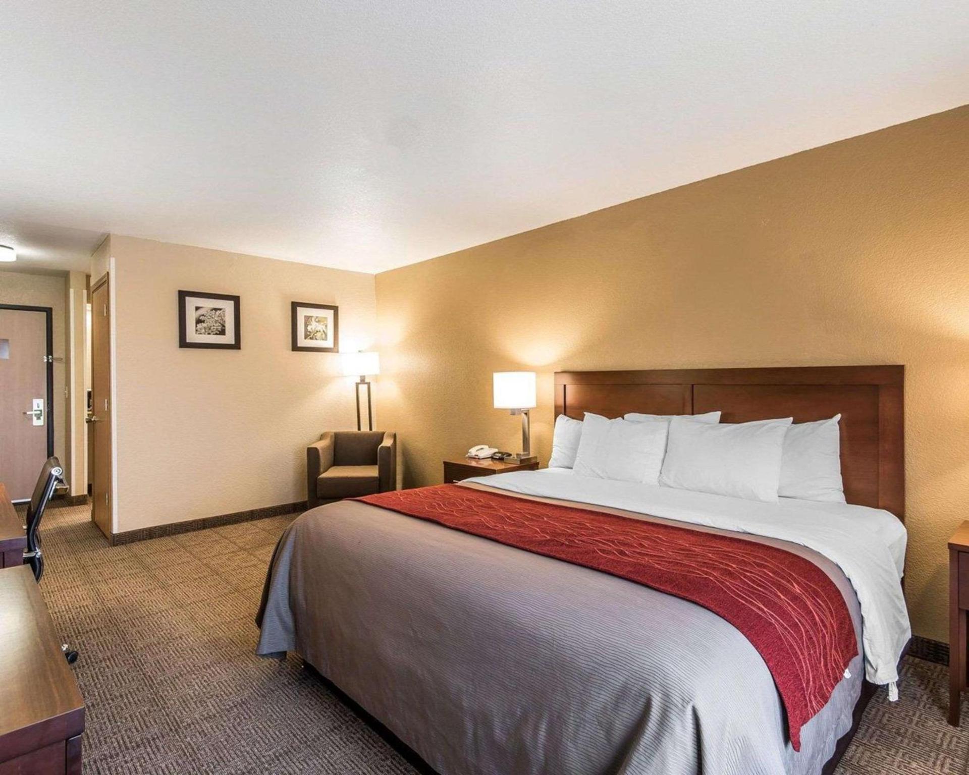 Quality Inn & Suites Bethany photo 3