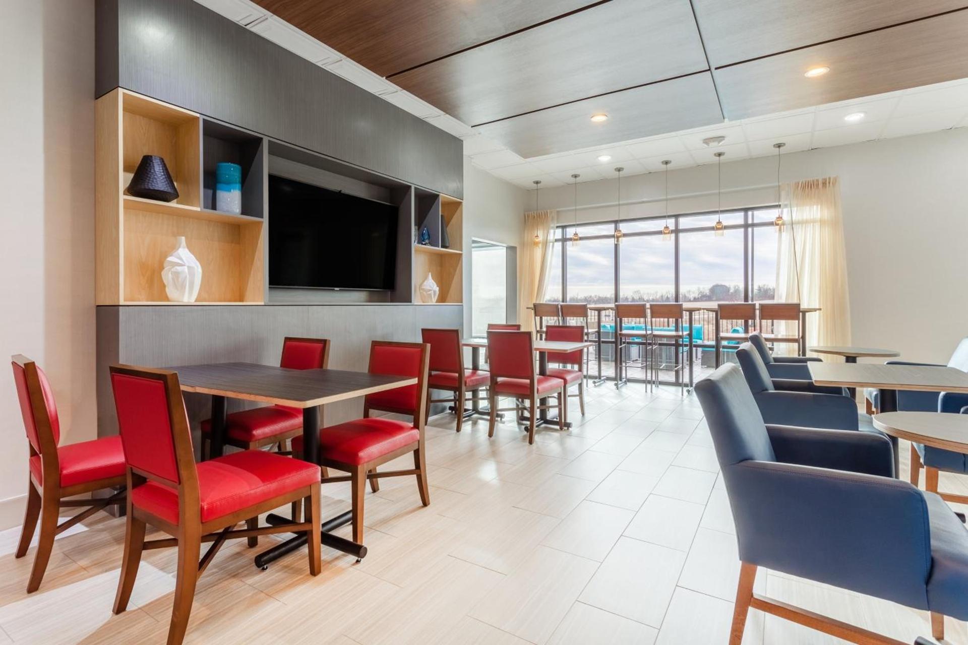 Holiday Inn Express & Suites Kearney by IHG photo 6