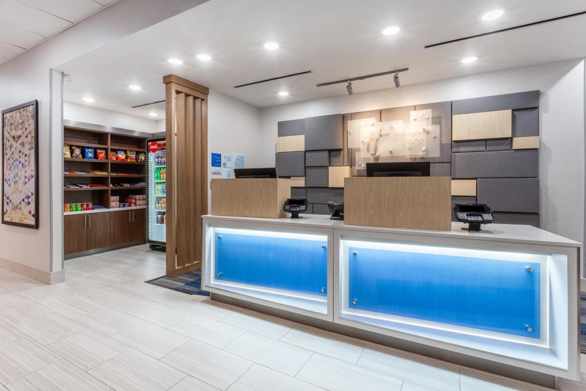 Holiday Inn Express & Suites Kearney by IHG photo 9