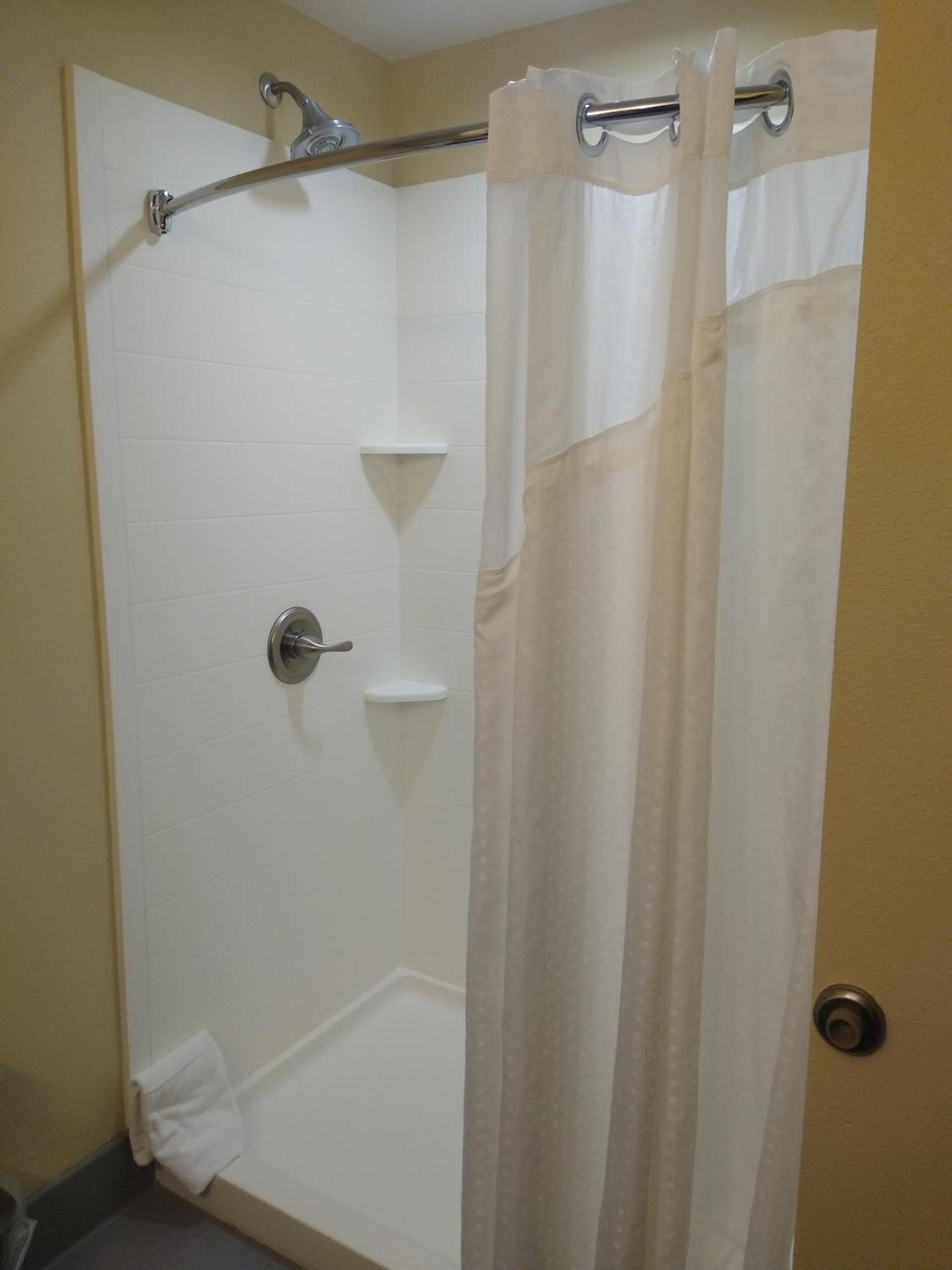 Holiday Inn Express & Suites Colorado Springs Central by IHG photo 13