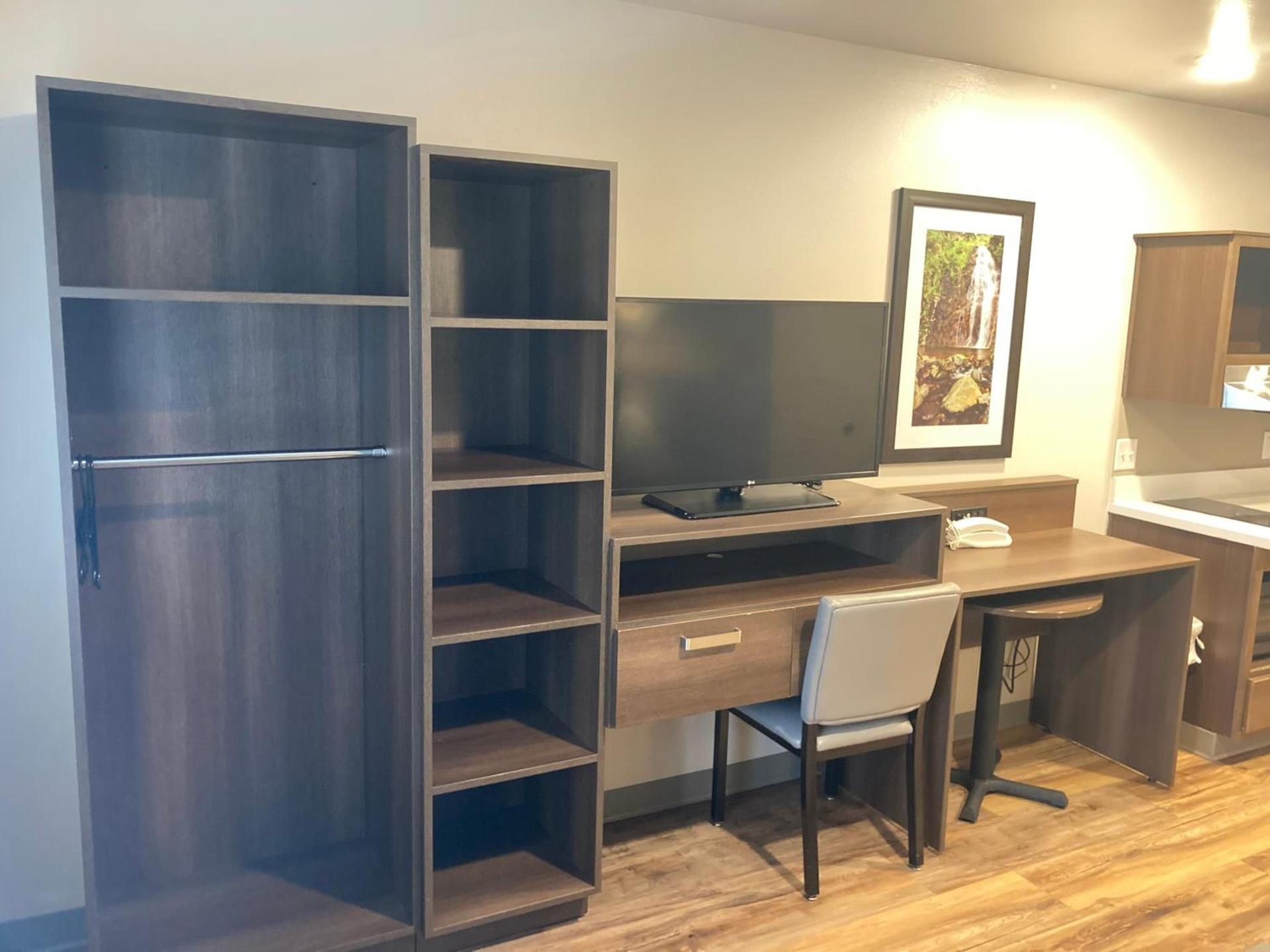 Woodspring Suites Cherry Hill photo 23