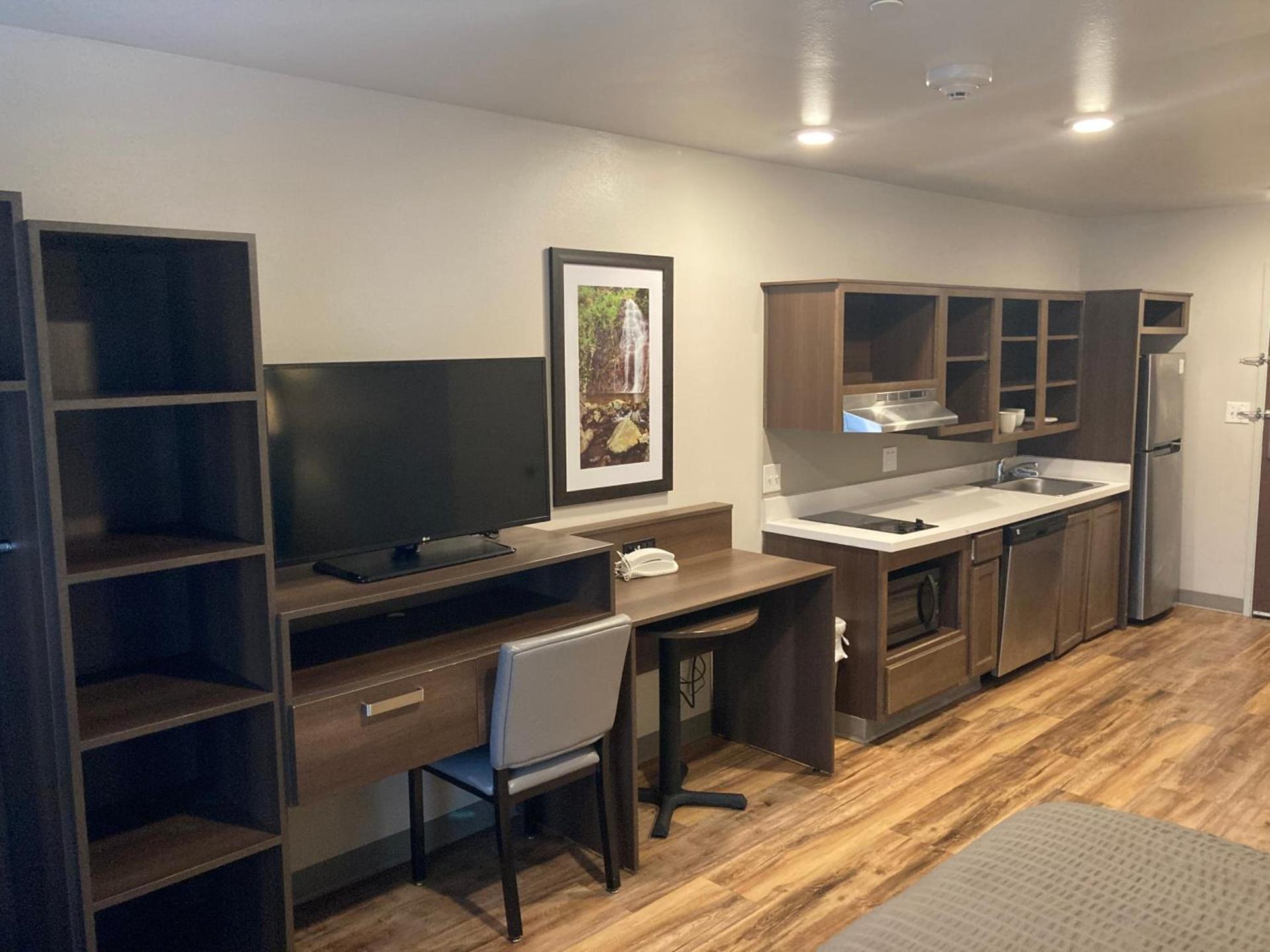 Woodspring Suites Cherry Hill photo 18