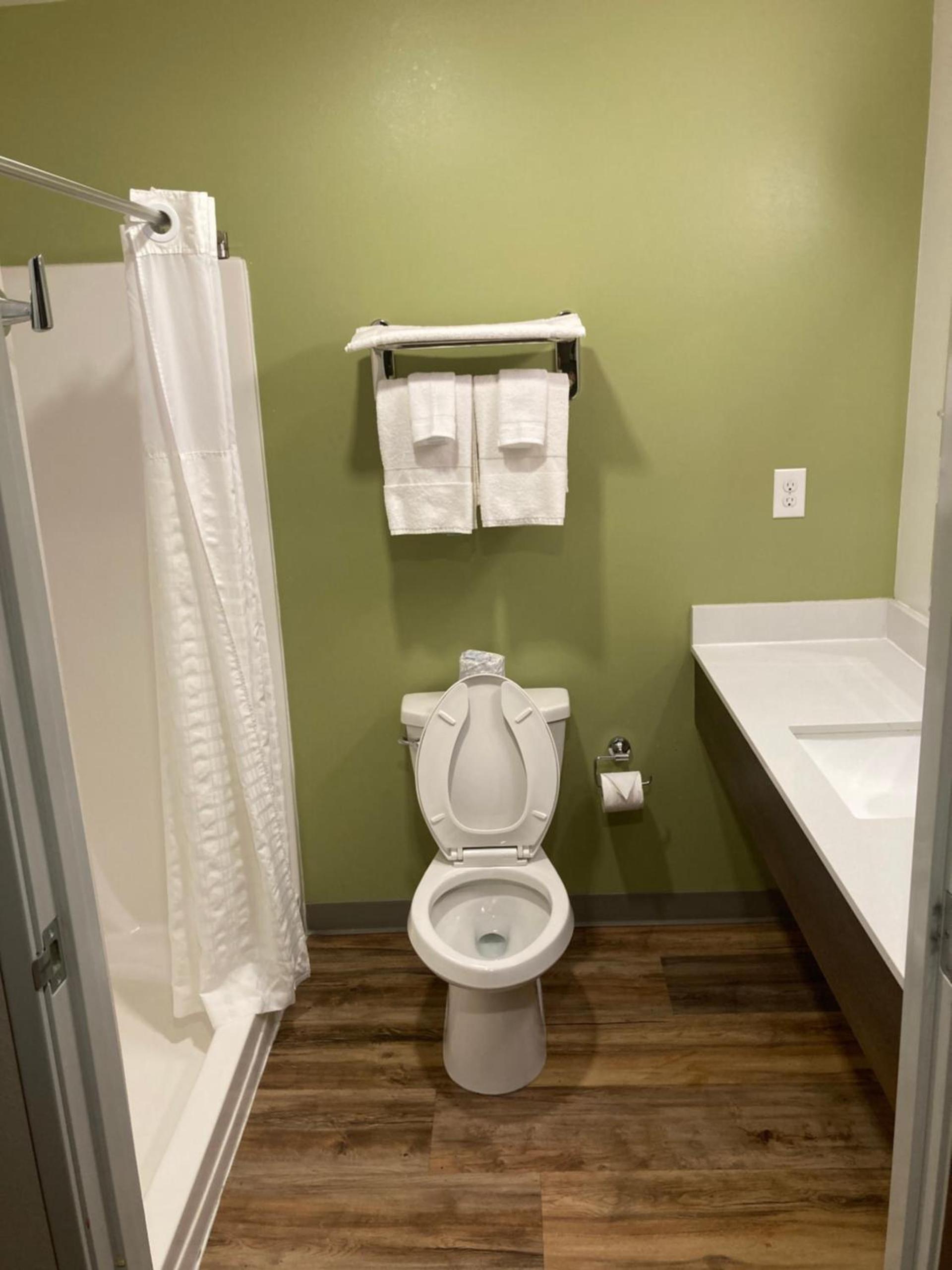Woodspring Suites Cherry Hill photo 17