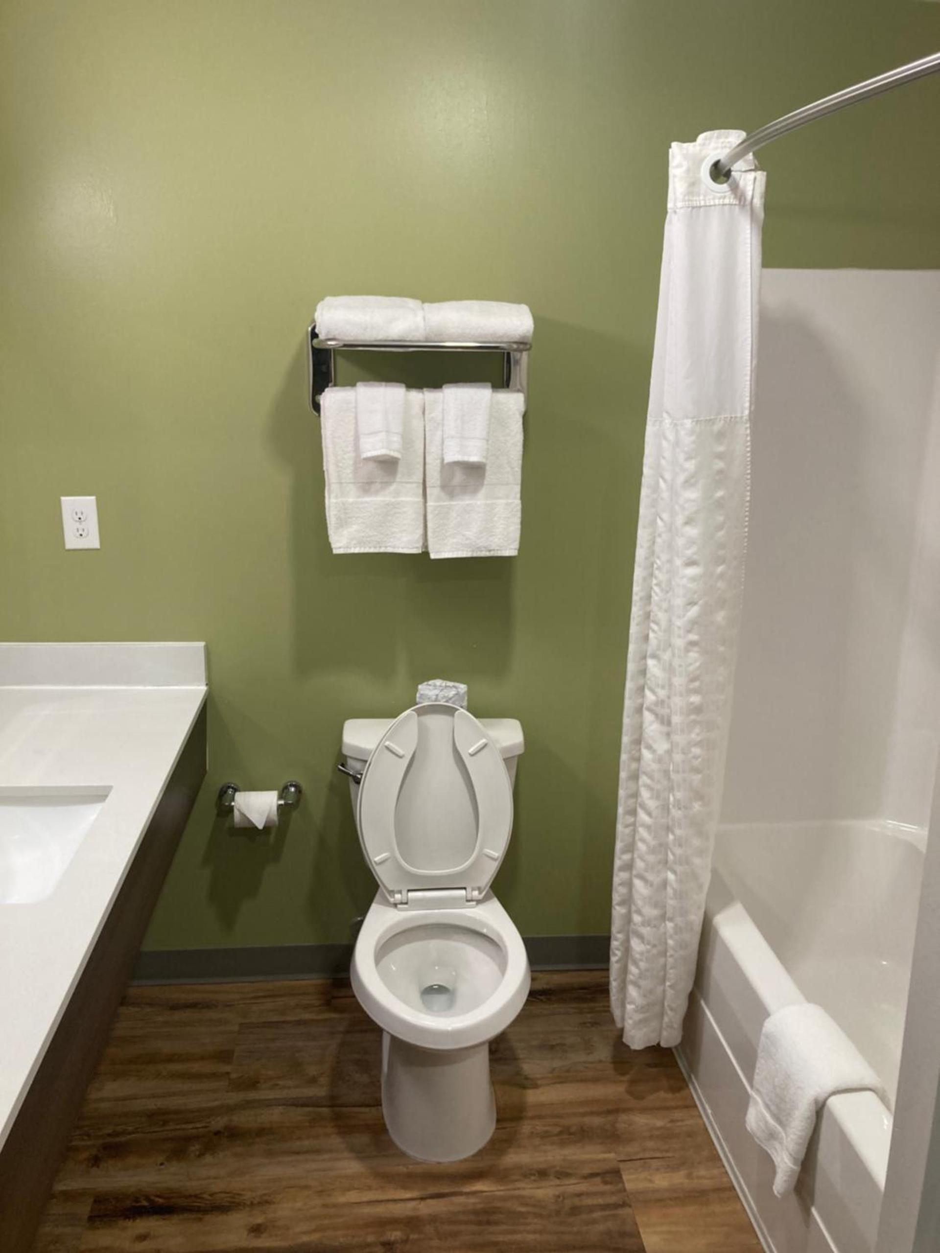 Woodspring Suites Cherry Hill photo 15