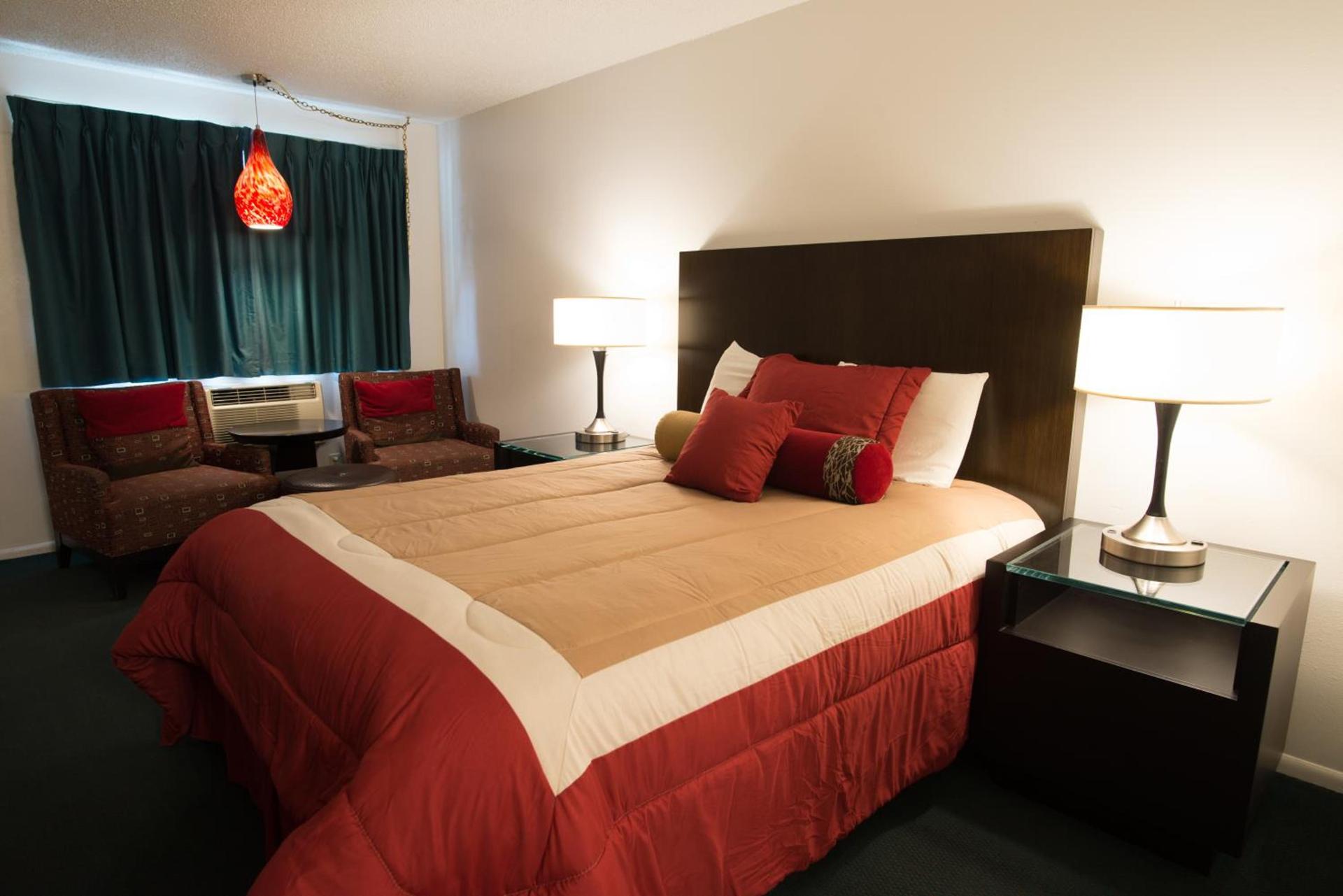 Cougar Land Motel photo 11