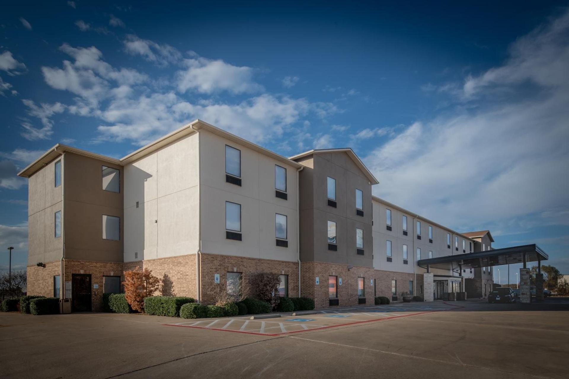 Holiday Inn Express & Suites N Waco Area - West by IHG photo 41