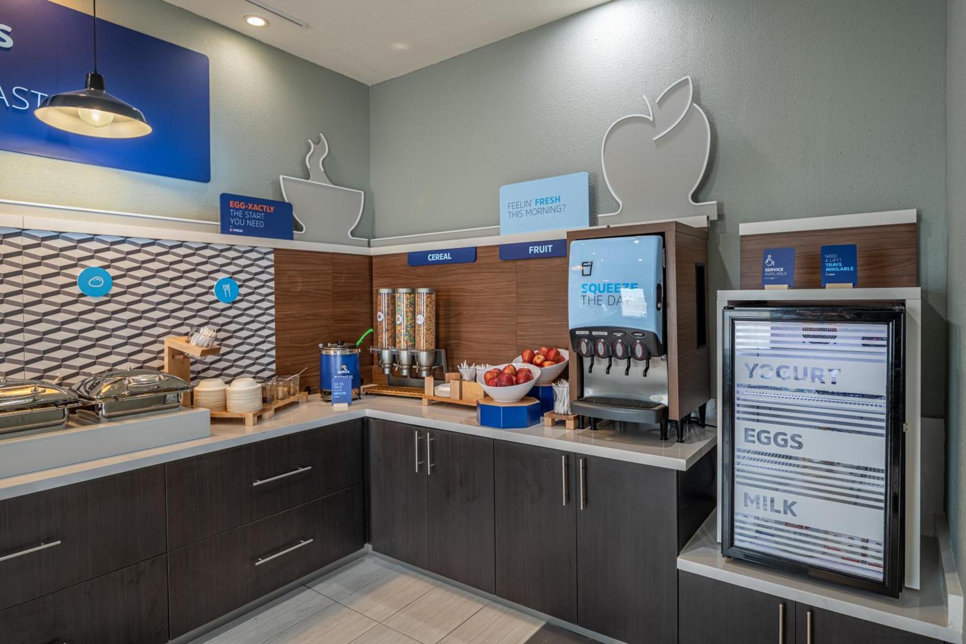 Holiday Inn Express & Suites N Waco Area - West by IHG photo 44
