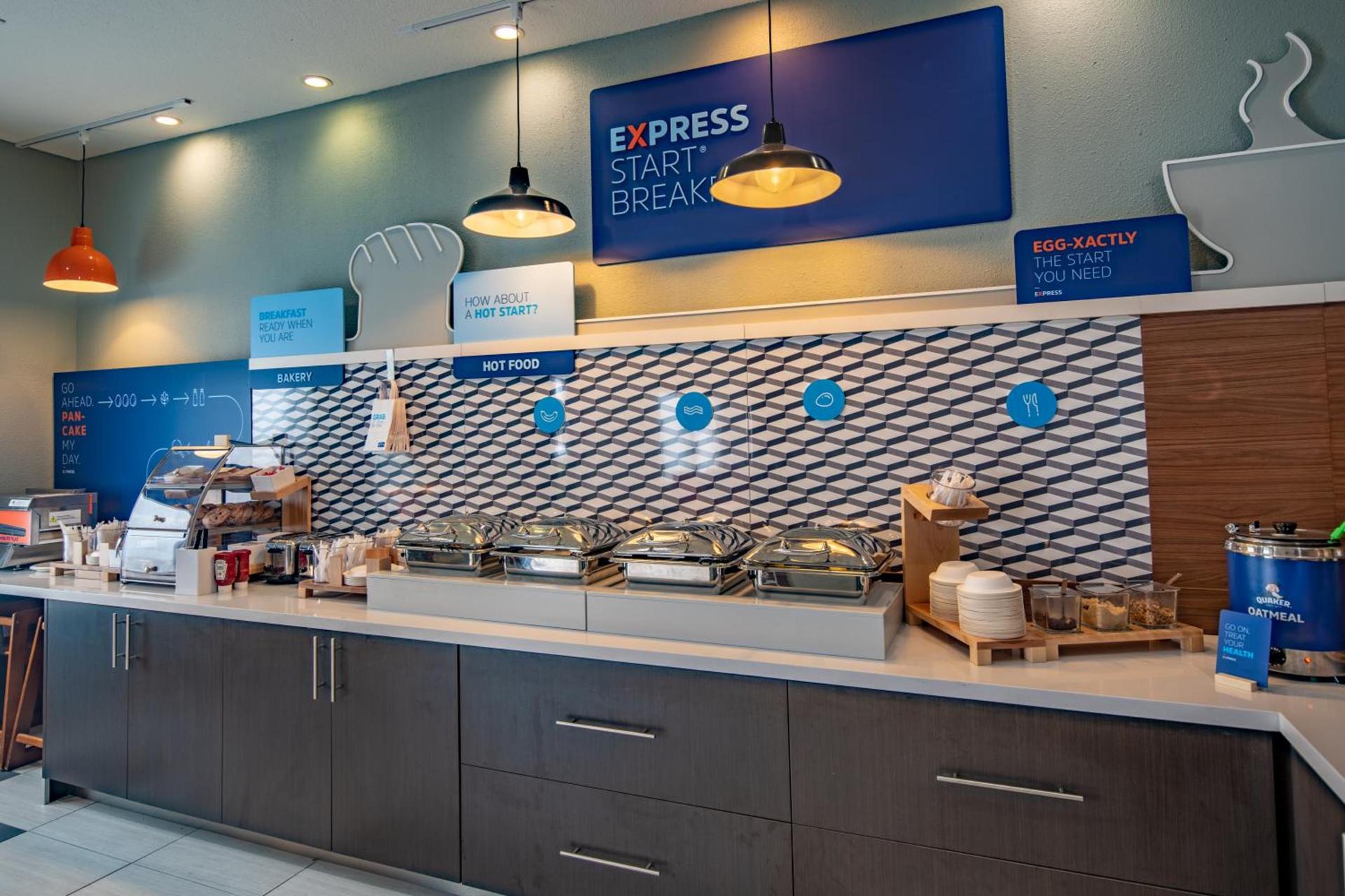 Holiday Inn Express & Suites N Waco Area - West by IHG photo 54