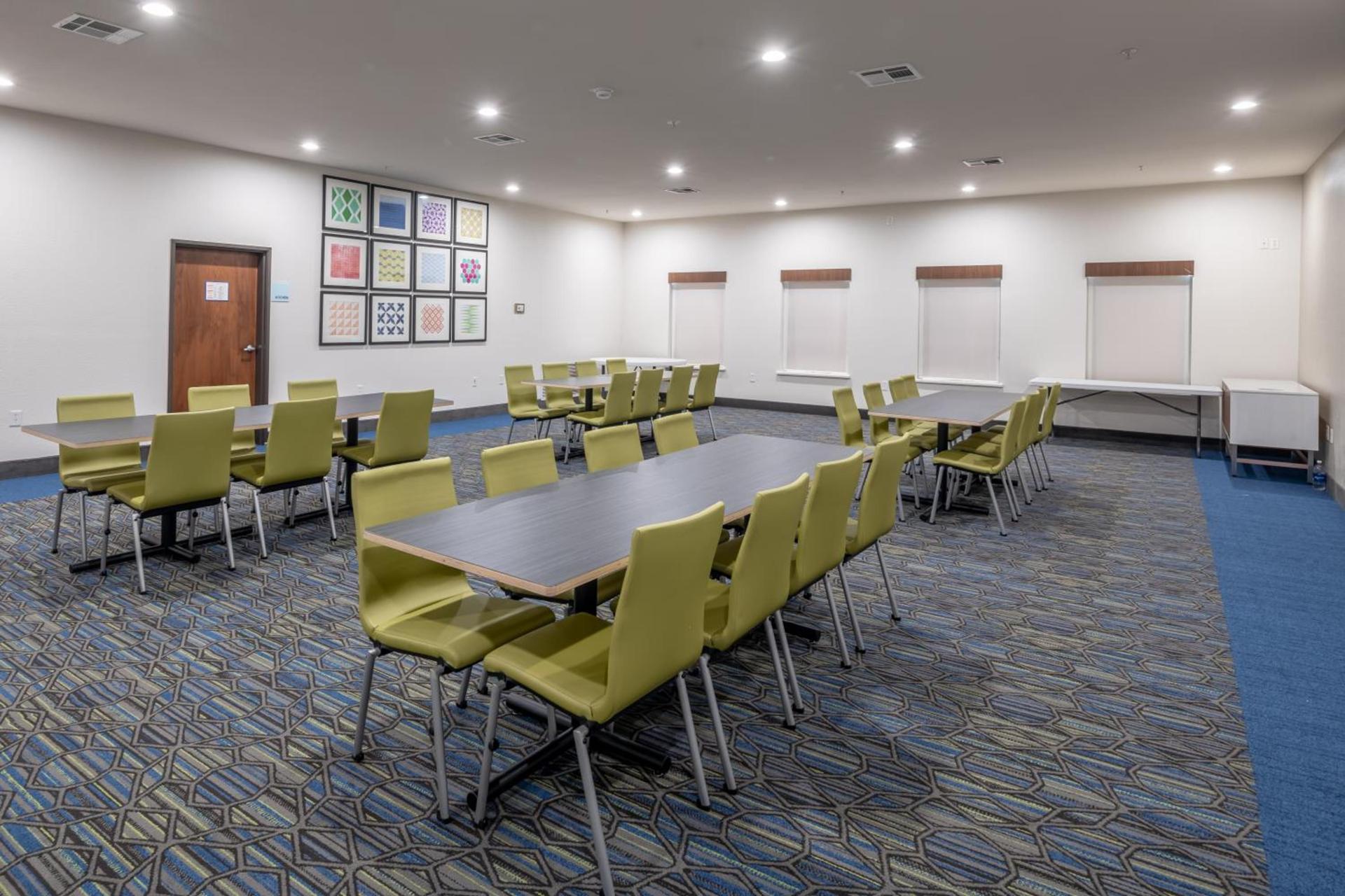 Holiday Inn Express & Suites N Waco Area - West by IHG photo 53