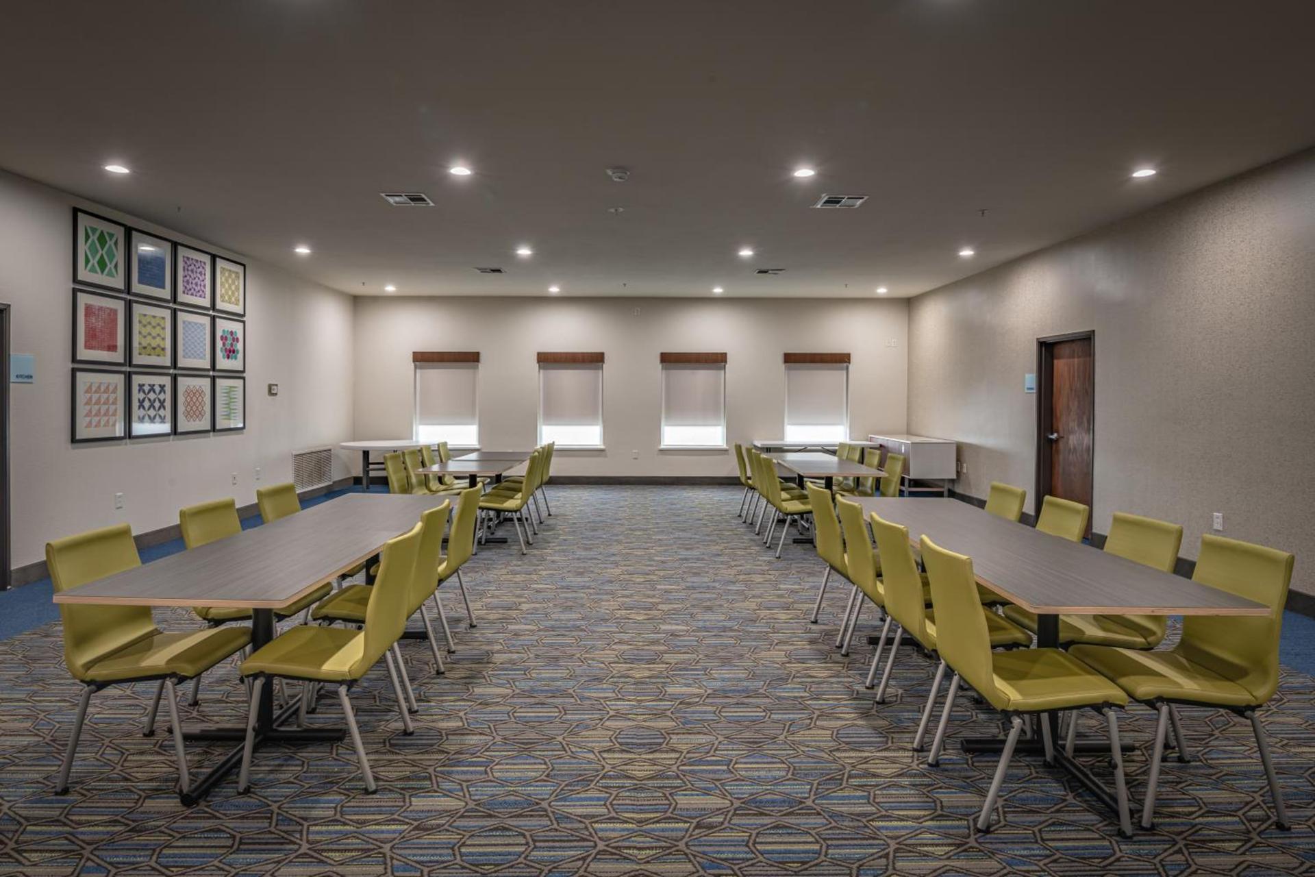 Holiday Inn Express & Suites N Waco Area - West by IHG photo 61