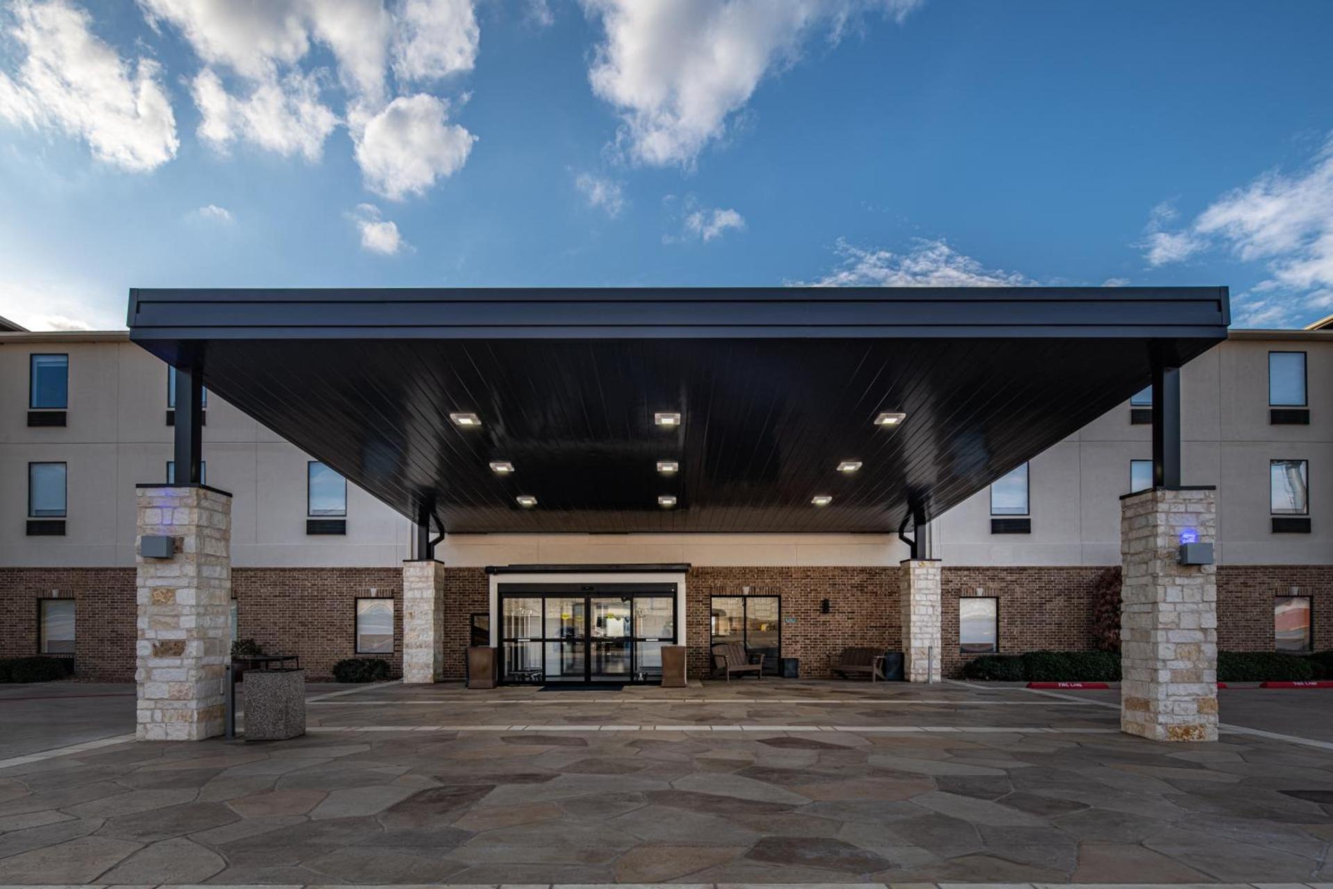 Holiday Inn Express & Suites N Waco Area - West by IHG photo 64