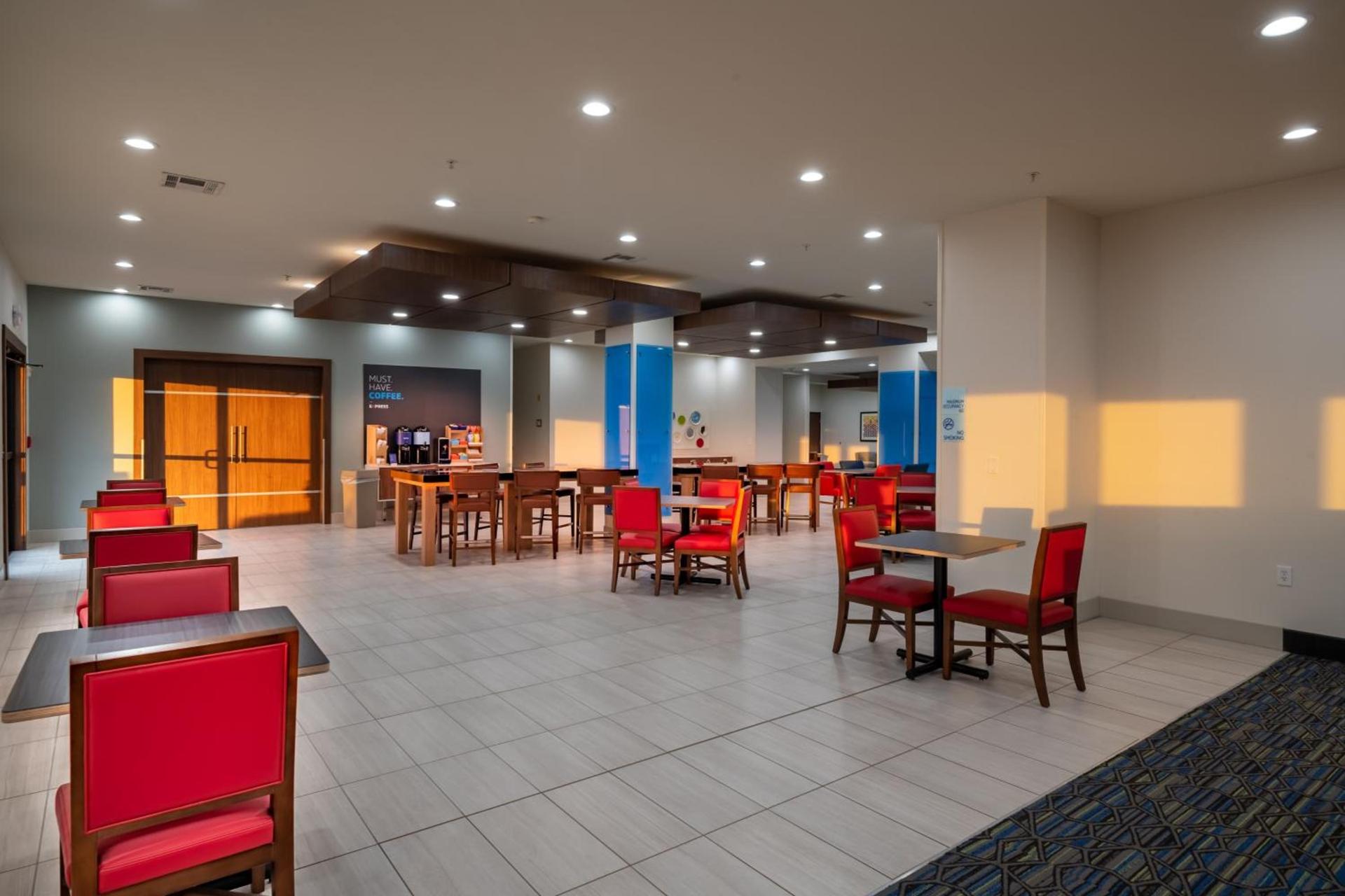 Holiday Inn Express & Suites N Waco Area - West by IHG photo 83