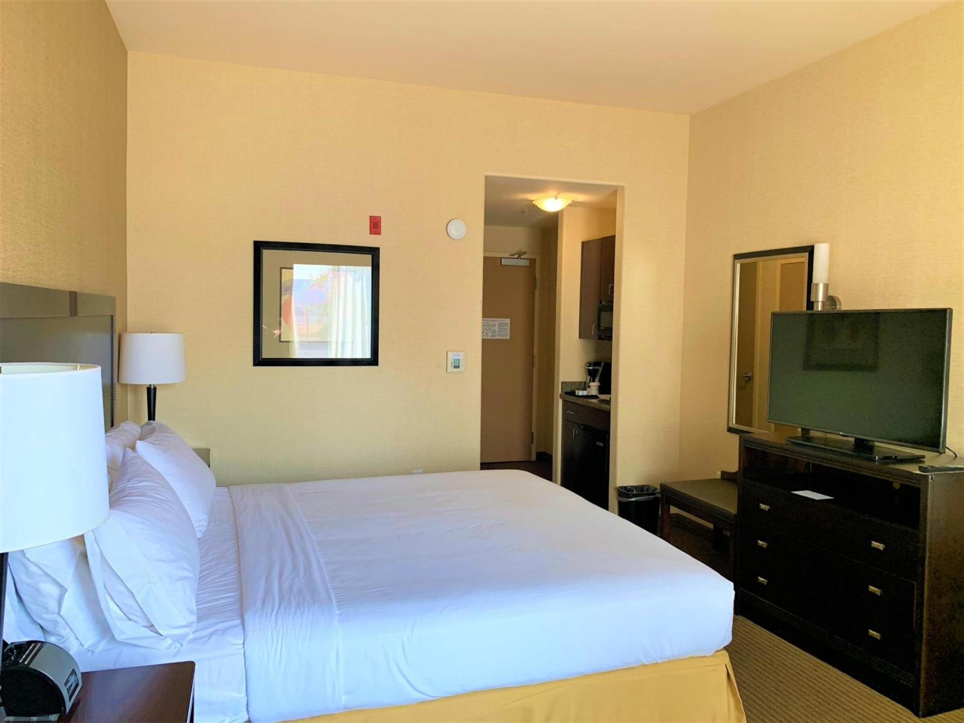 Holiday Inn Express Fresno Northwest - Herndon by IHG photo 31
