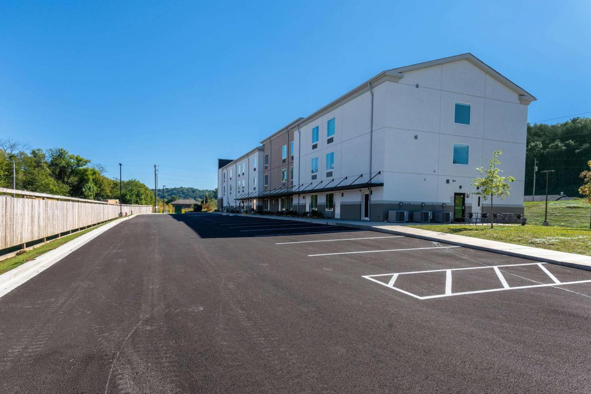 Econo Lodge Dayton North photo 4