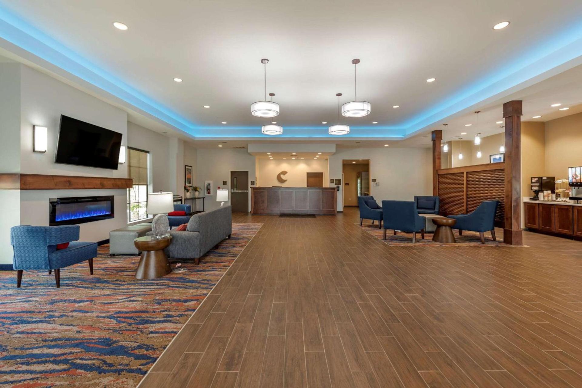 Comfort Suites Dry Ridge photo 2