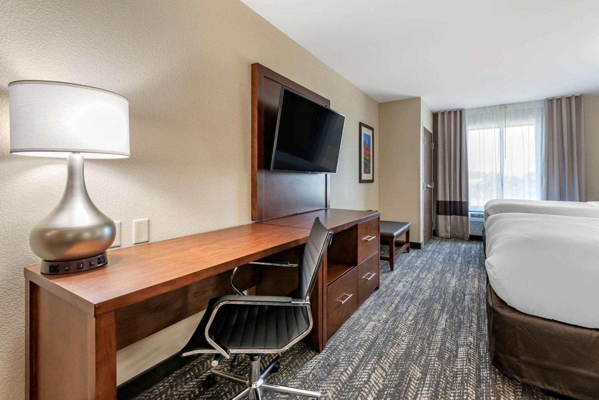 Comfort Suites Dry Ridge photo 14