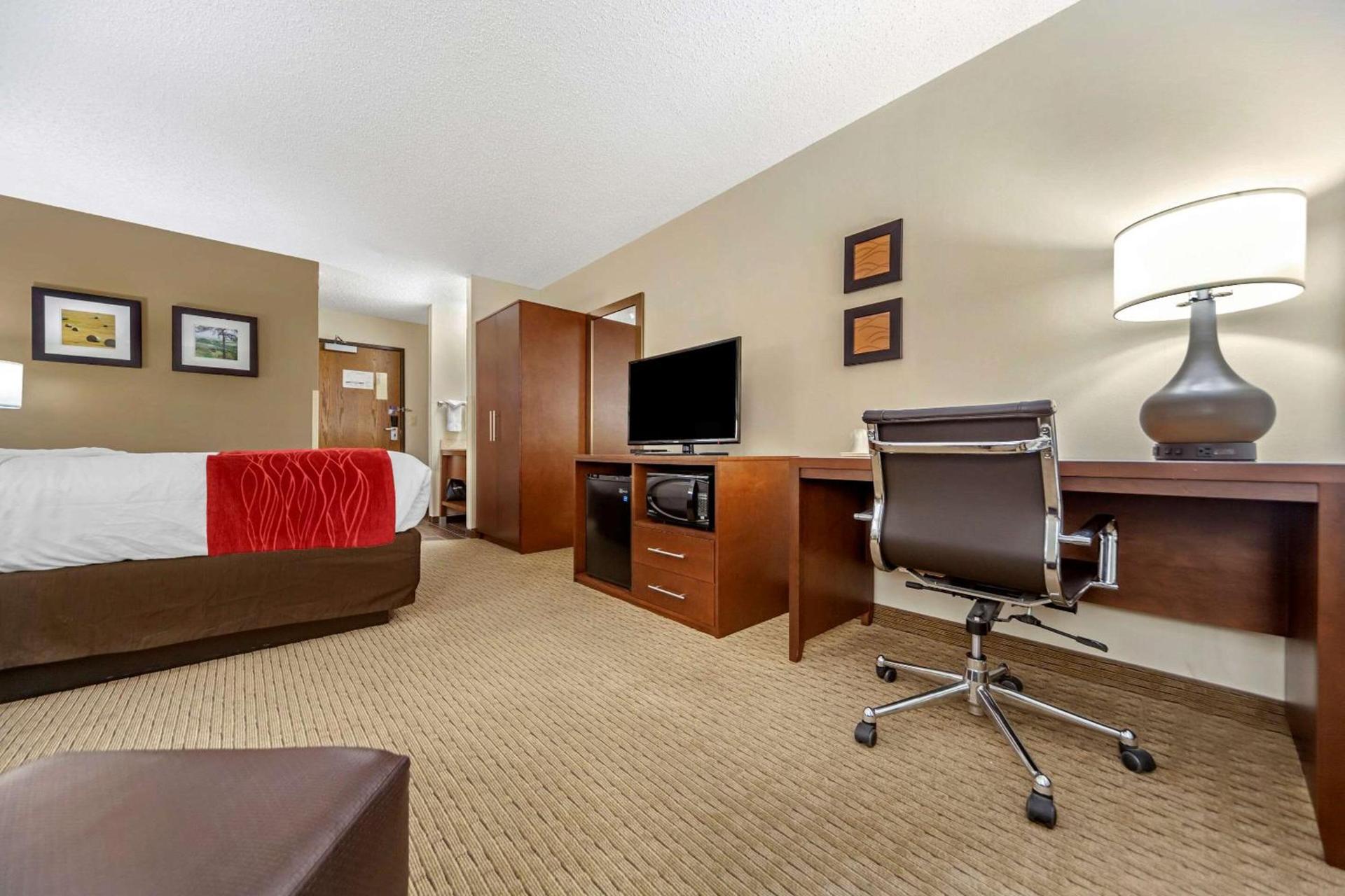 Comfort Inn Valentine photo 11