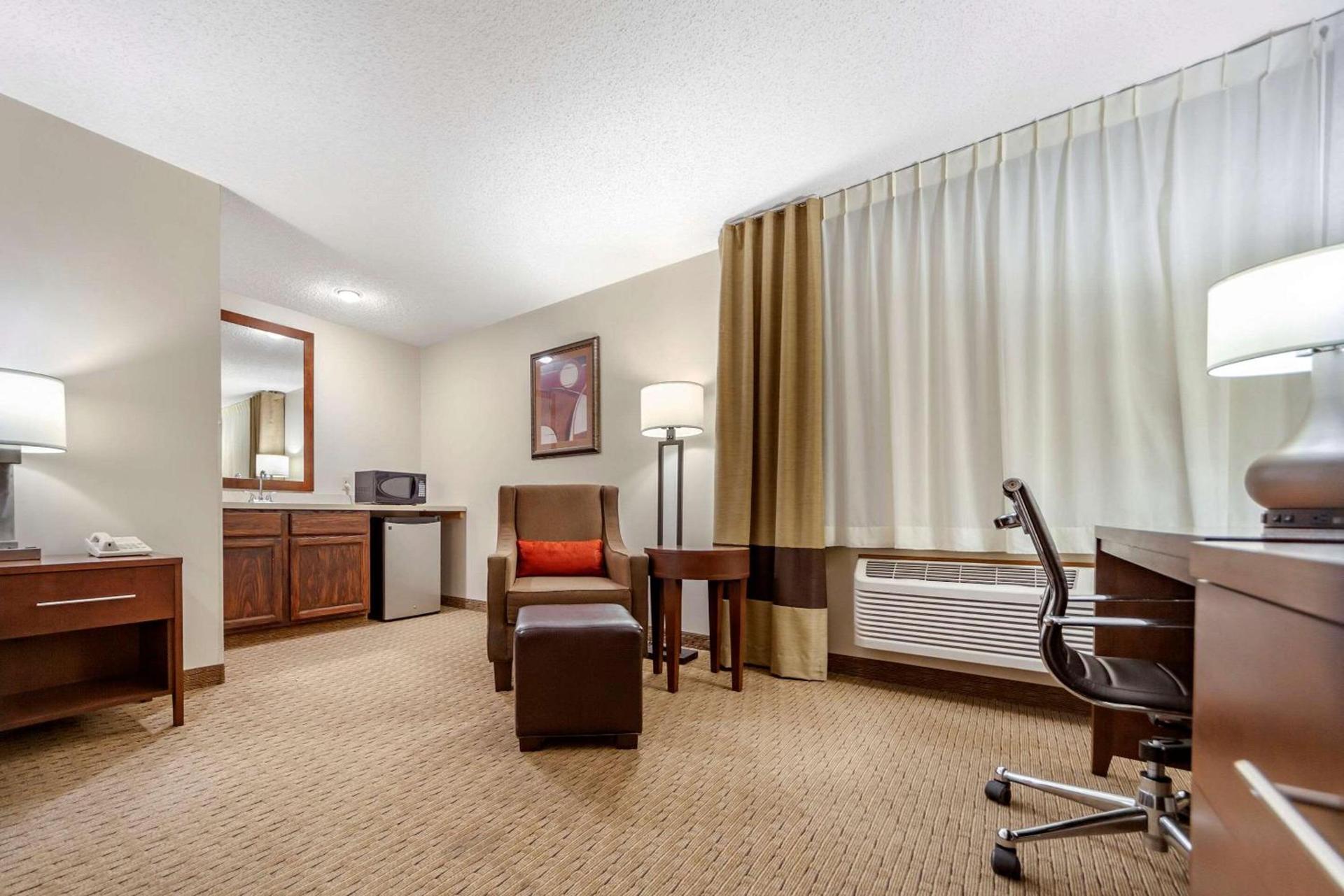 Comfort Inn Valentine photo 25