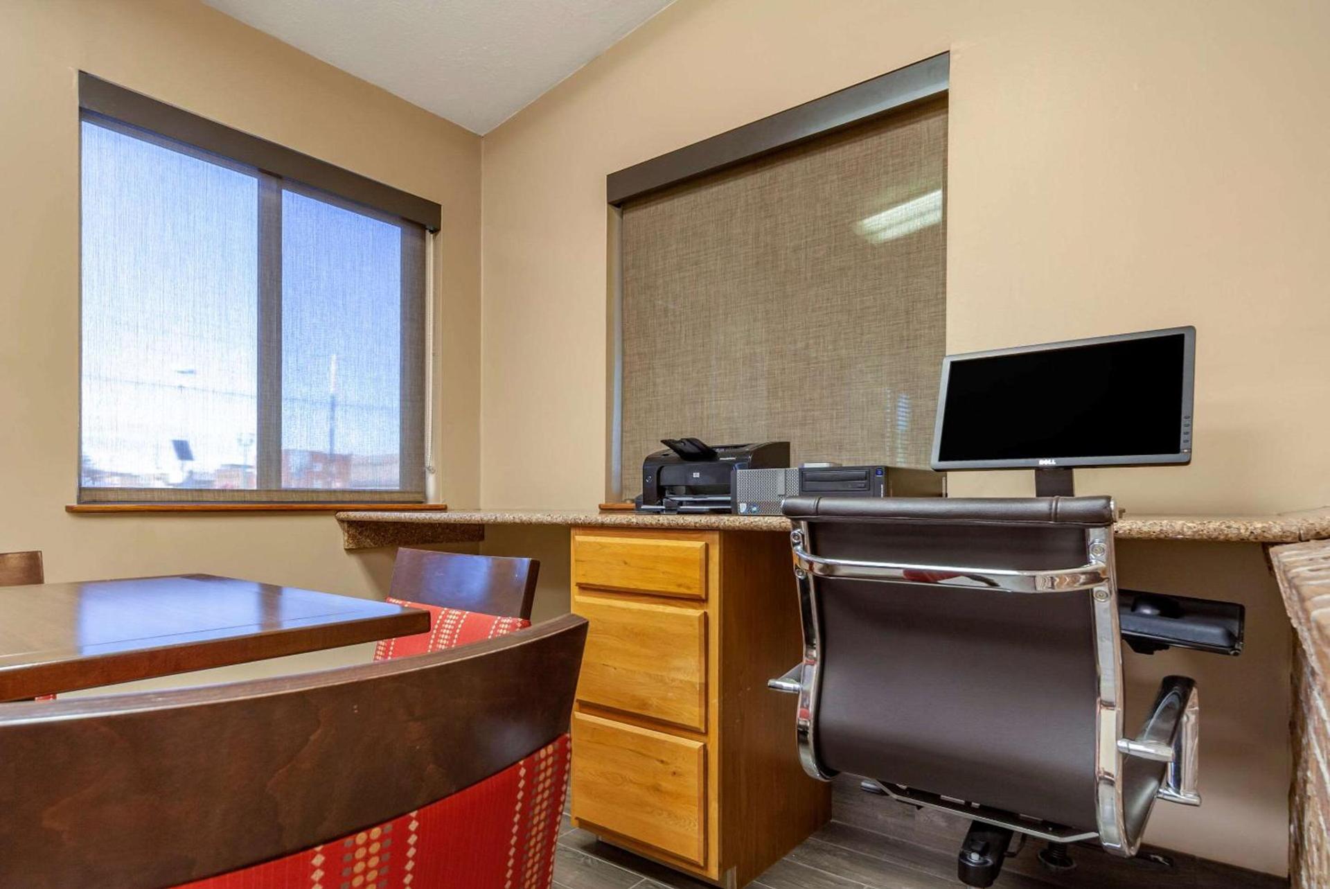 Comfort Inn Valentine photo 34