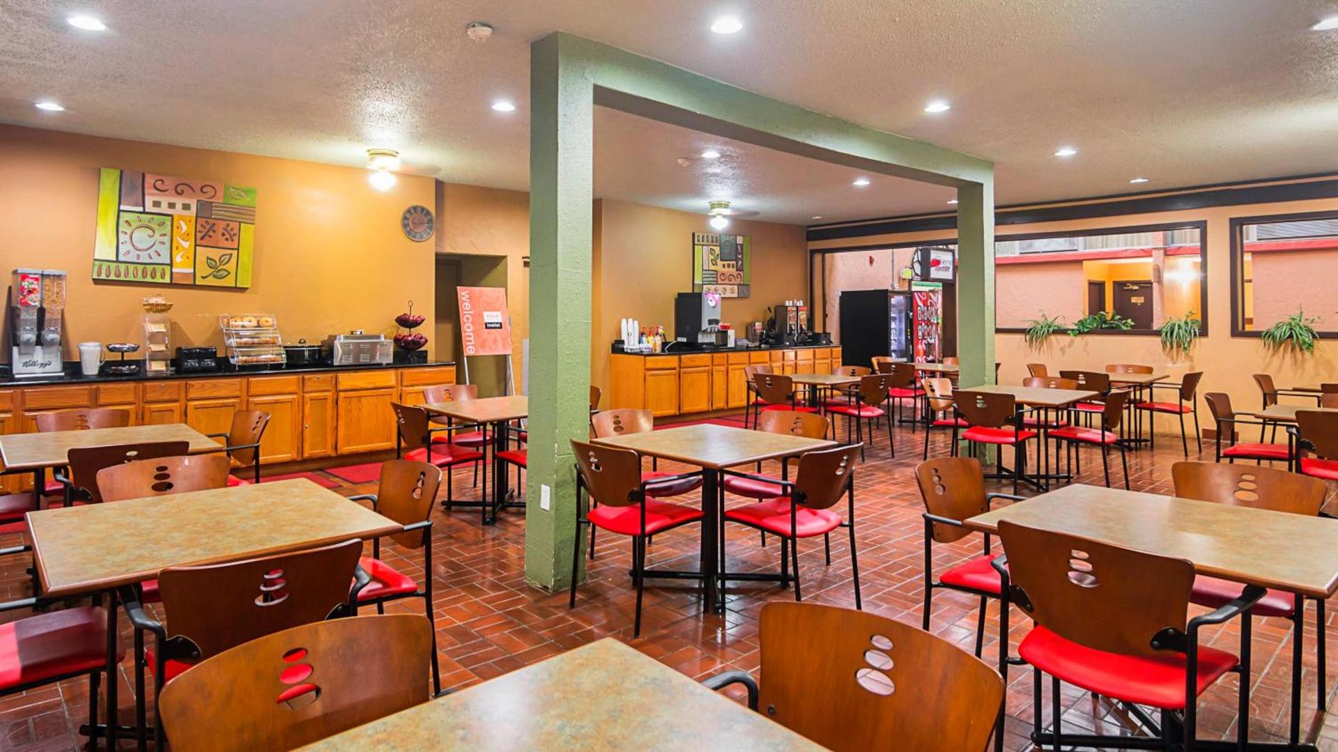 Red Roof Inn Lubbock photo 13
