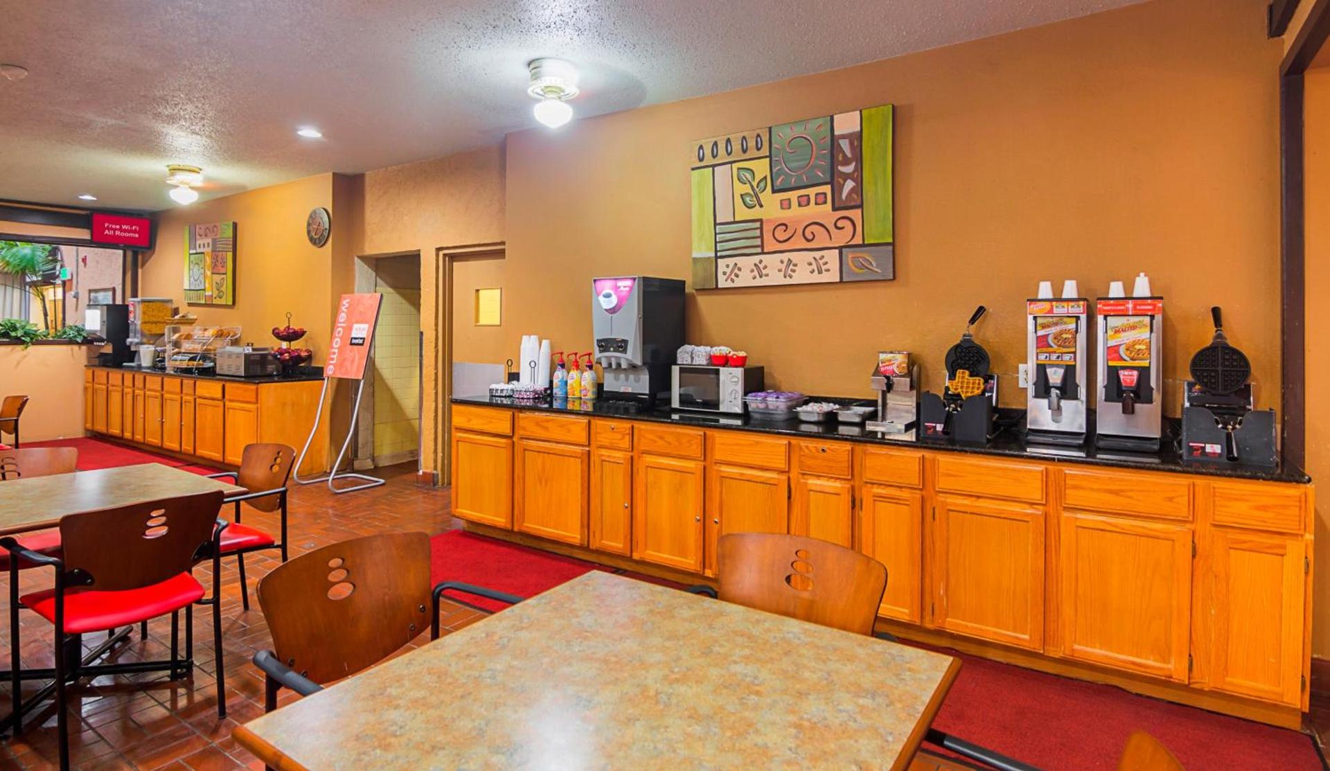 Red Roof Inn Lubbock photo 12