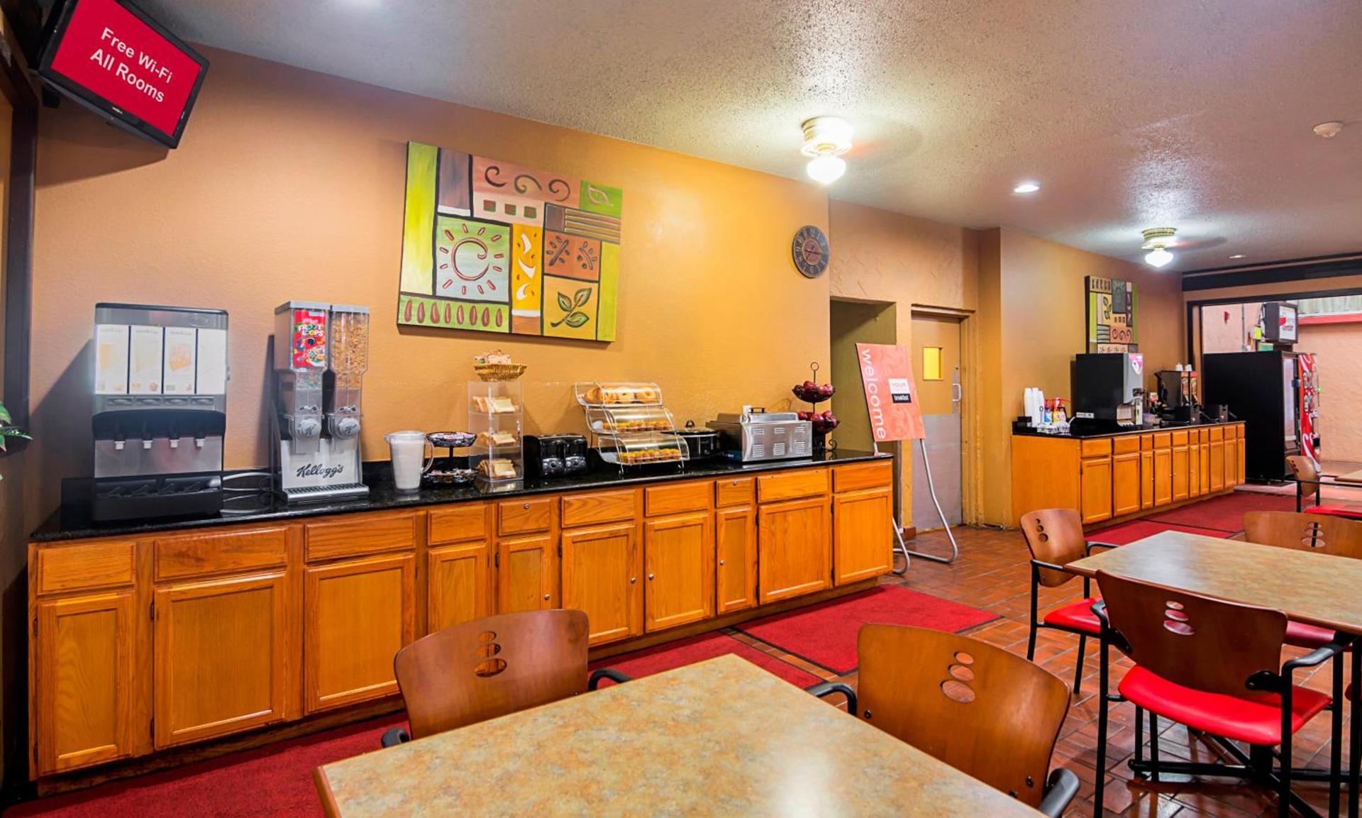 Red Roof Inn Lubbock photo 14