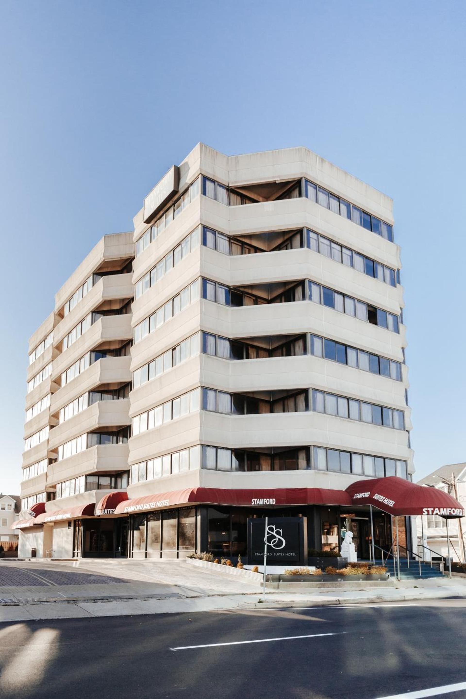 Stamford Suites photo 2