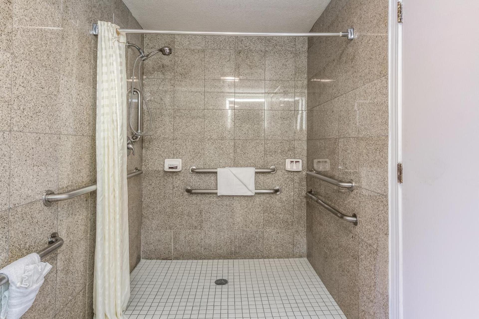 Carmel Hill Lodge photo 9