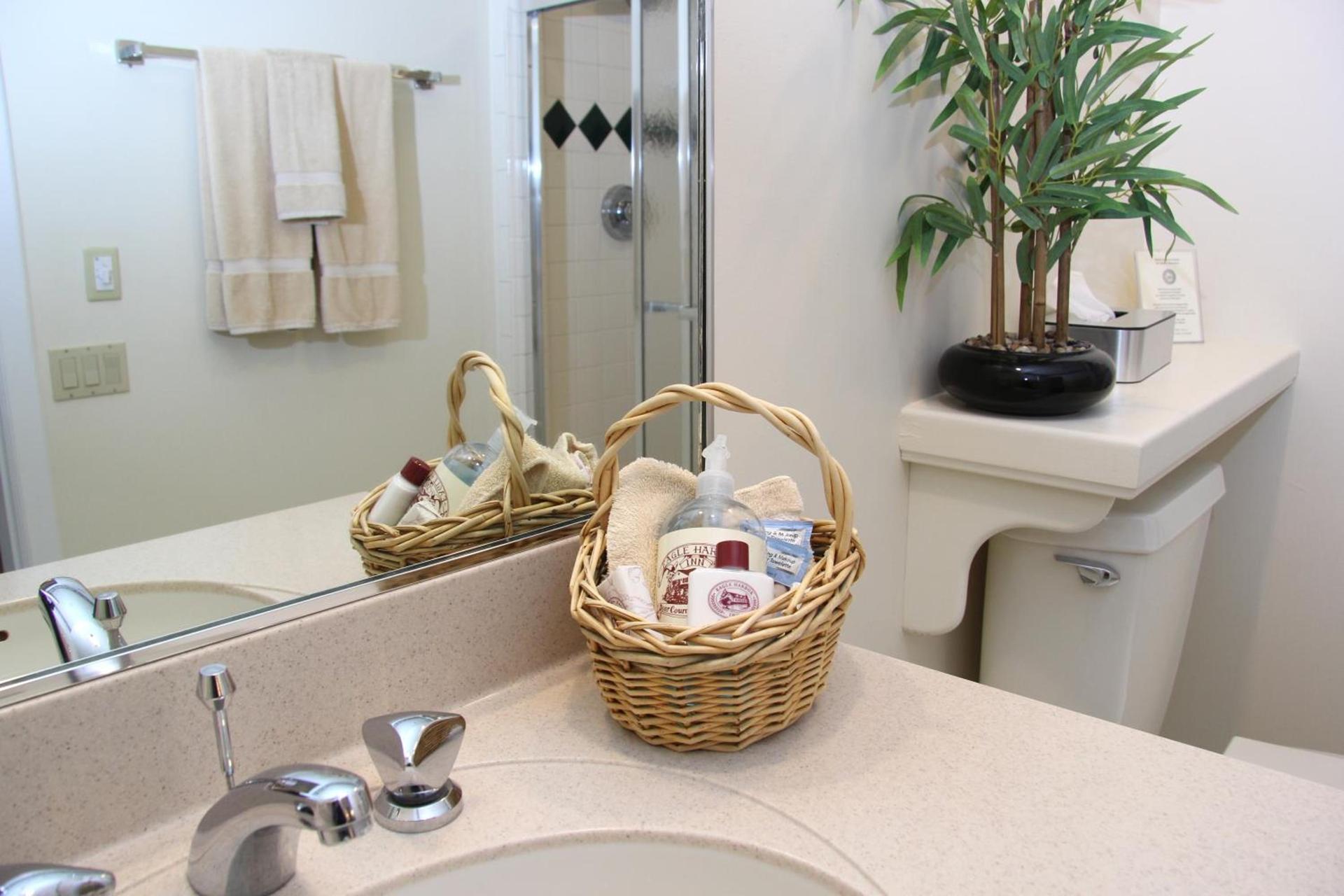 Eagle Harbor Inn photo 42