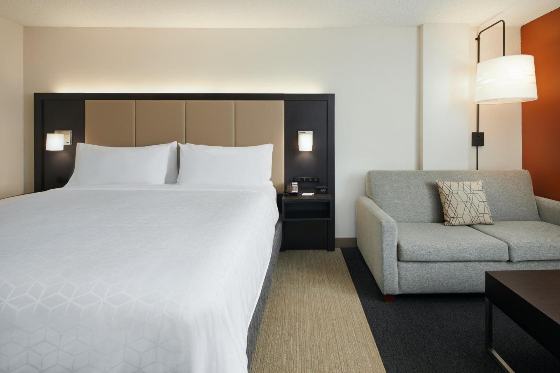 Holiday Inn Express Richmond - Midtown by IHG photo 37
