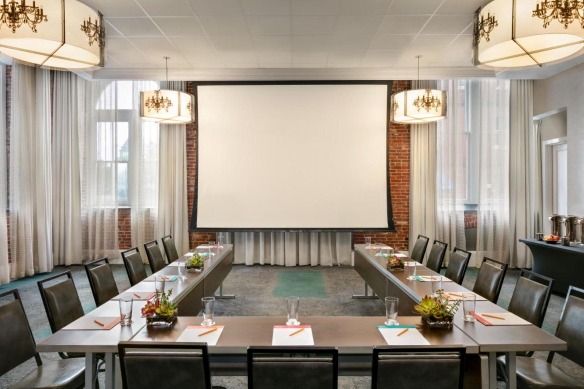 Hotel Indigo Savannah Historic District by IHG photo 32