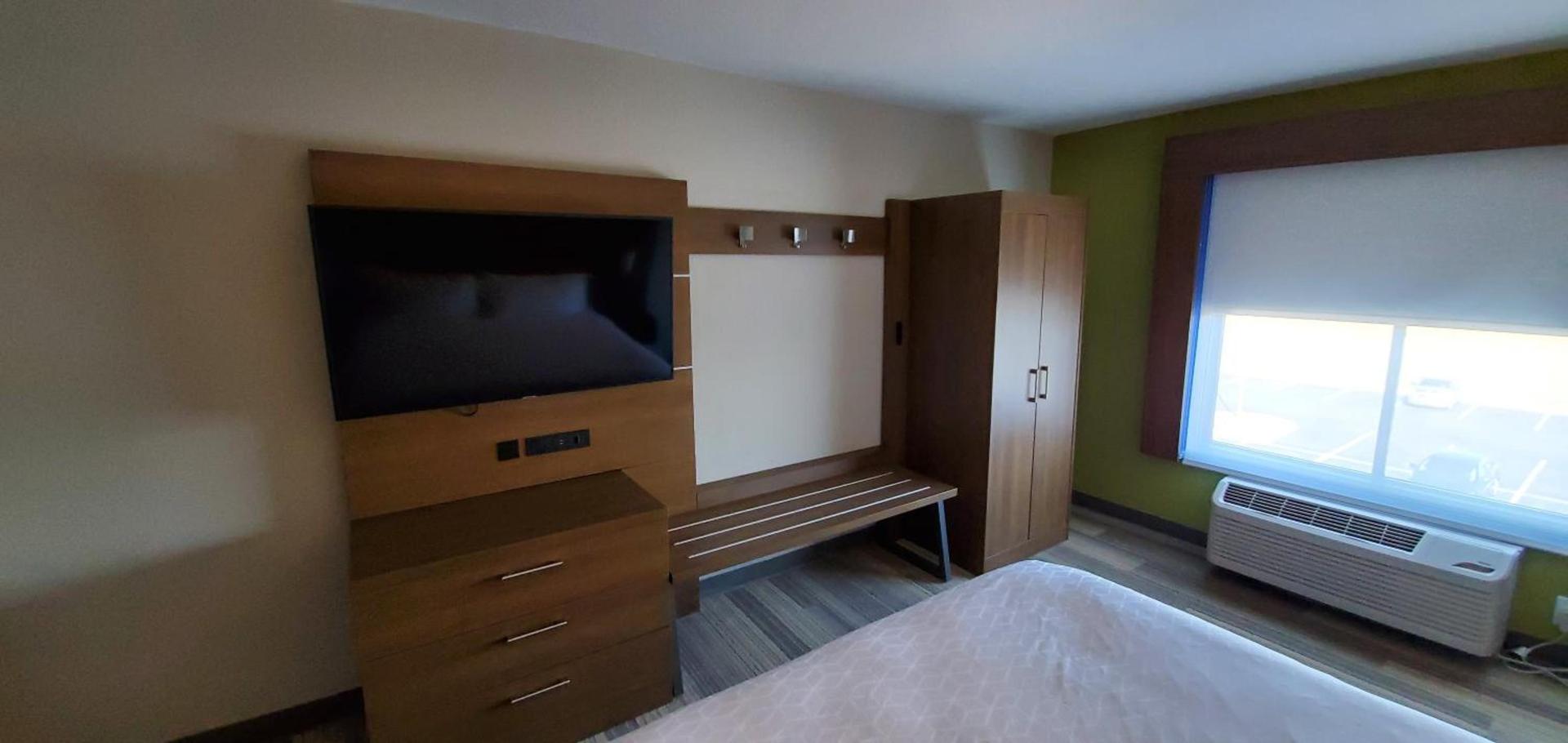 Holiday Inn Express Hotel & Suites Kinston by IHG photo 26