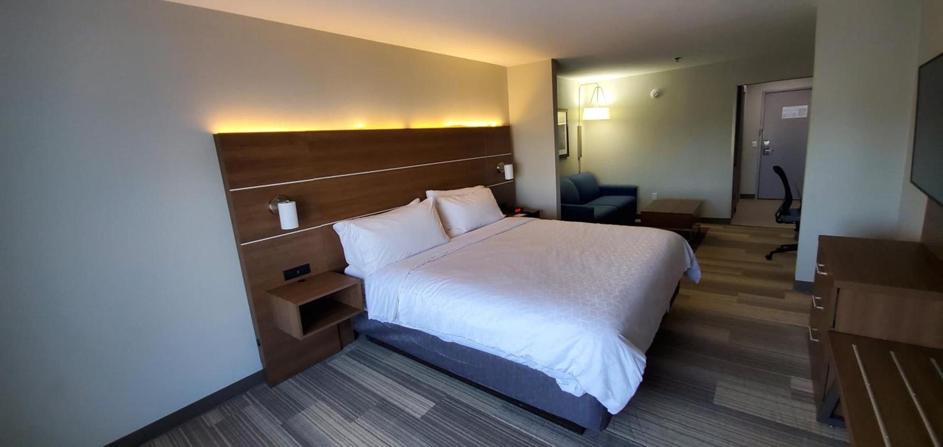 Holiday Inn Express Hotel & Suites Kinston by IHG photo 34