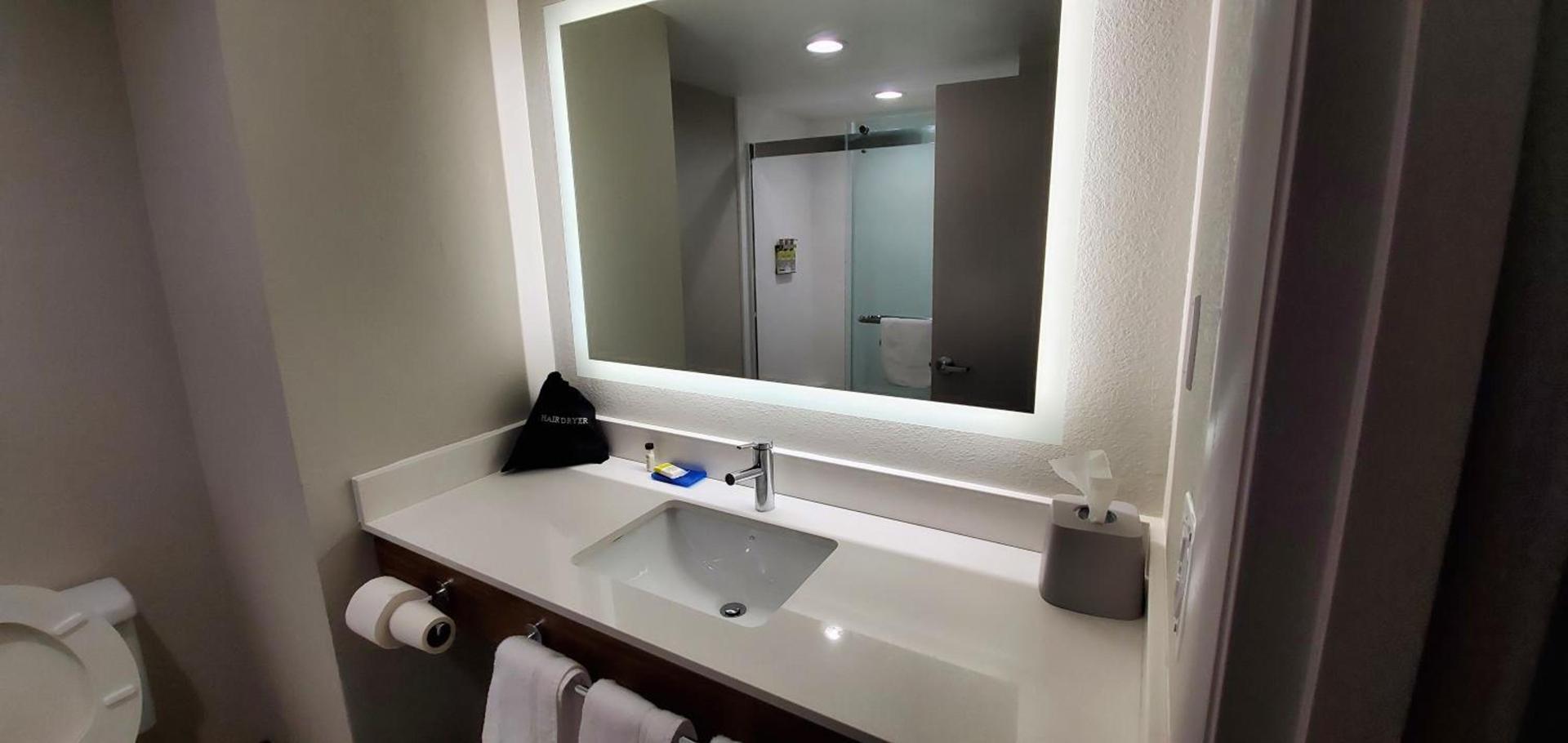 Holiday Inn Express Hotel & Suites Kinston by IHG photo 25