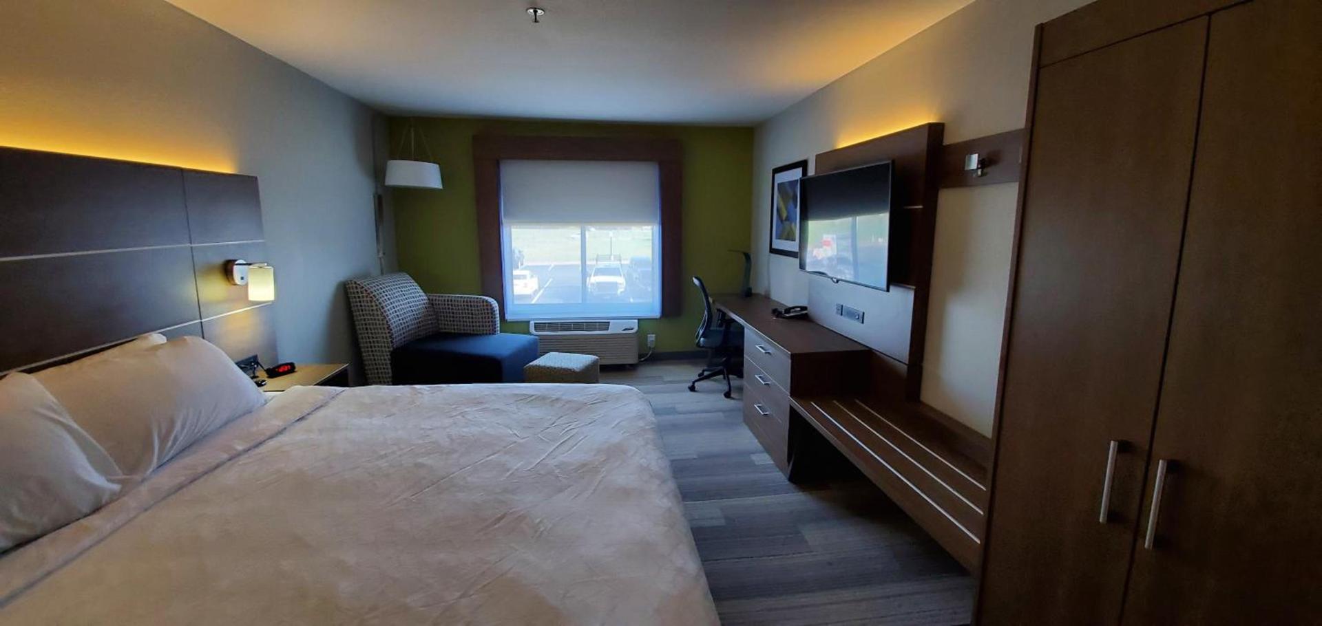 Holiday Inn Express Hotel & Suites Kinston by IHG photo 27