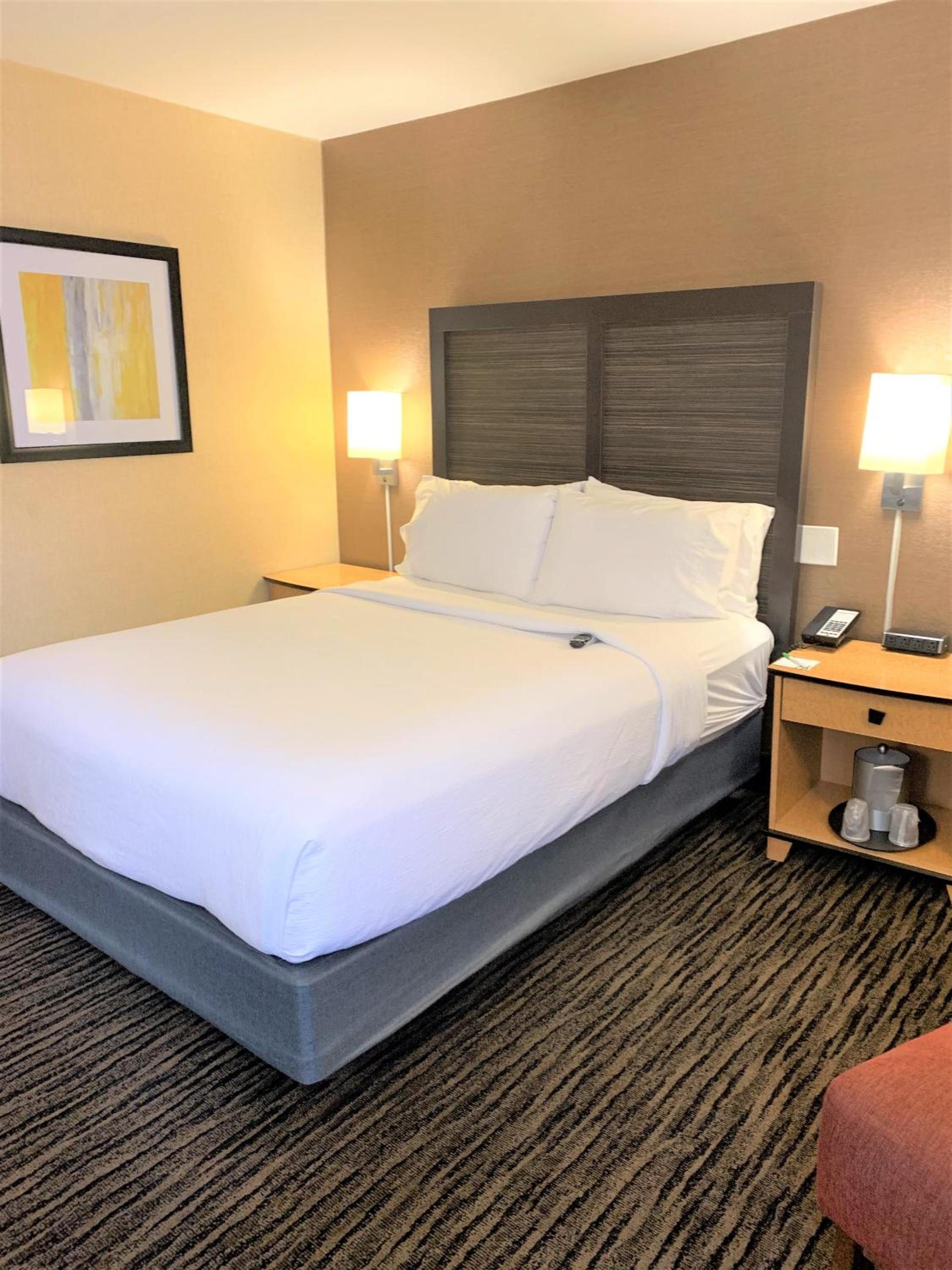 Holiday Inn Dublin - Pleasanton by IHG photo 3
