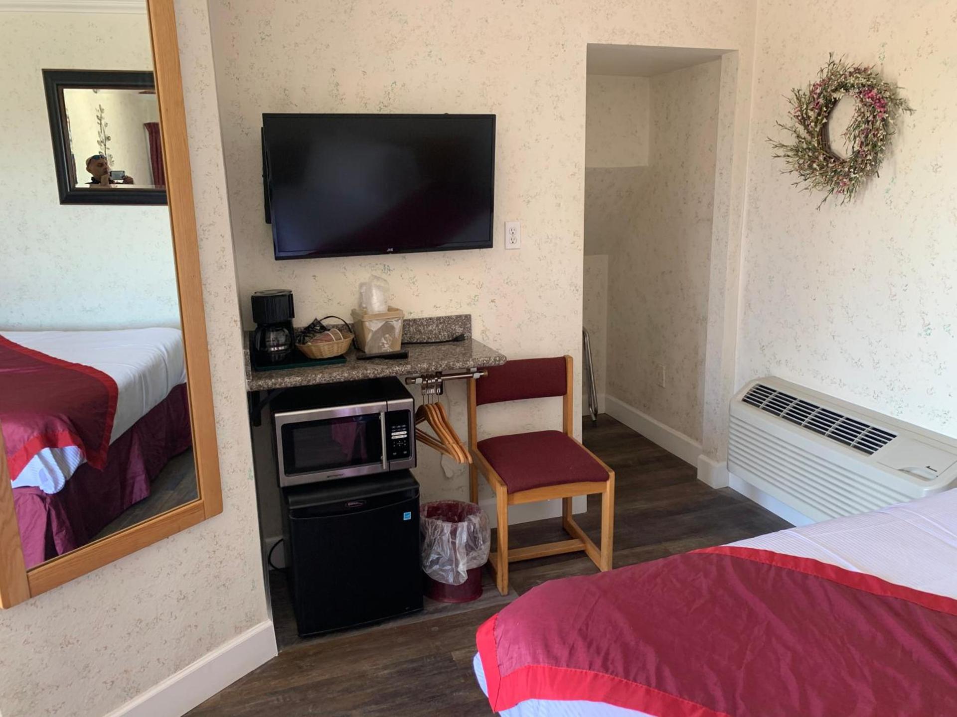 Travelers Inn photo 27