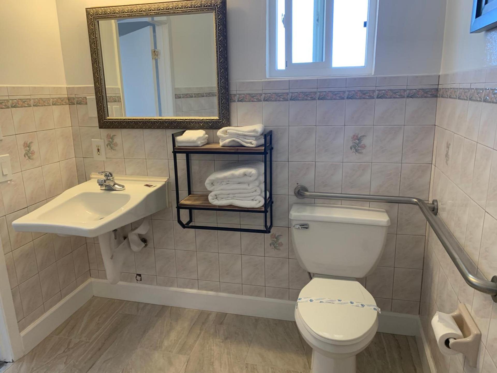 Travelers Inn photo 26