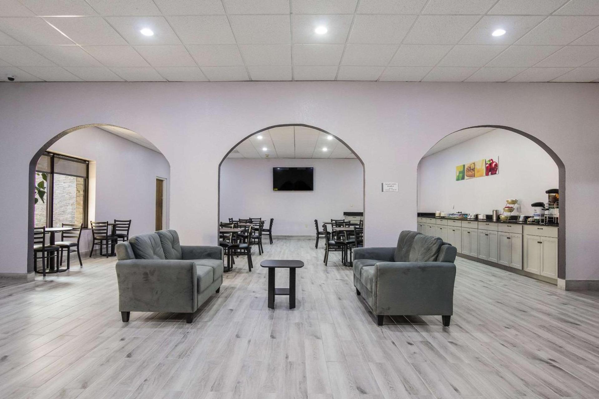 Quality Inn Grayville photo 27