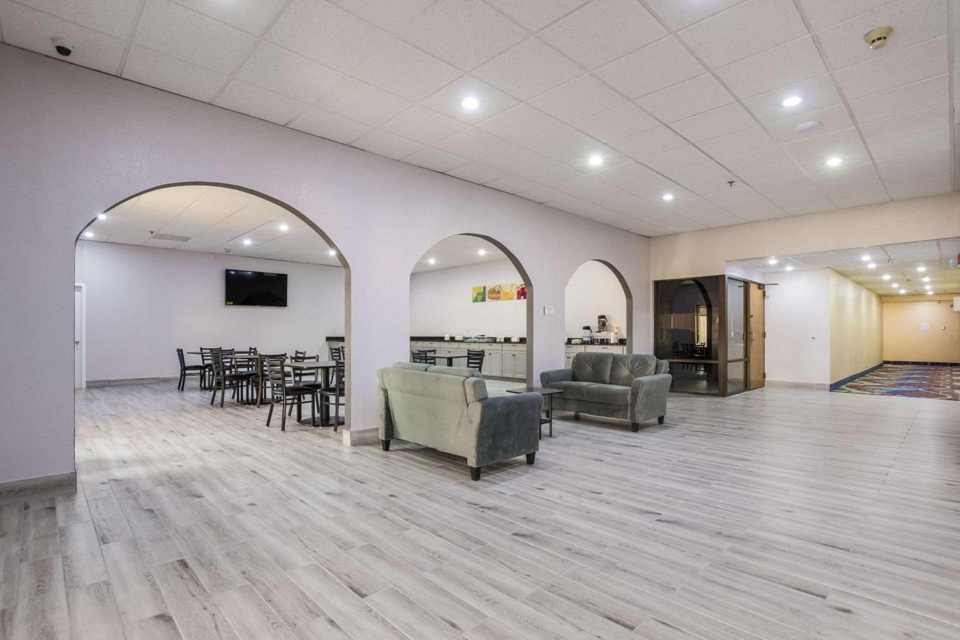 Quality Inn Grayville photo 28